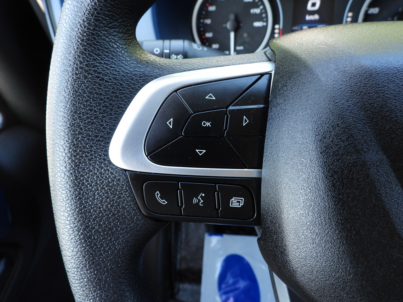 Box truck IVECO DAILY 72C18 LIFT 14 PALLETS CRUISE CONTROL PNEUMATICS AUTOMATIC TRANSMISSION HI-MATIC TWIN WHEELS AIR CONDITIONING 180HP: picture 35 Box truck IVECO DAILY 72C18 LIFT 14 PALLETS CRUISE CONTROL PNEUMATICS AUTOMATIC TRANSMISSION HI-MATIC TWIN WHEELS AIR CONDITIONING 180HP: picture 35