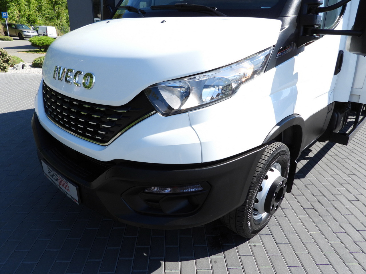 Box truck IVECO DAILY 72C18 LIFT 14 PALLETS CRUISE CONTROL PNEUMATICS AUTOMATIC TRANSMISSION HI-MATIC TWIN WHEELS AIR CONDITIONING 180HP: picture 24 Box truck IVECO DAILY 72C18 LIFT 14 PALLETS CRUISE CONTROL PNEUMATICS AUTOMATIC TRANSMISSION HI-MATIC TWIN WHEELS AIR CONDITIONING 180HP: picture 24