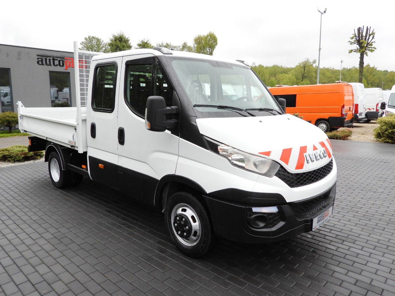 Iveco DAILY 35C13 KIPPER DOPPELKABINE DOKA 7 SITZE A/C - Tipper van, Combi van: picture 4 Iveco DAILY 35C13 KIPPER DOPPELKABINE DOKA 7 SITZE A/C - Tipper van, Combi van: picture 4
