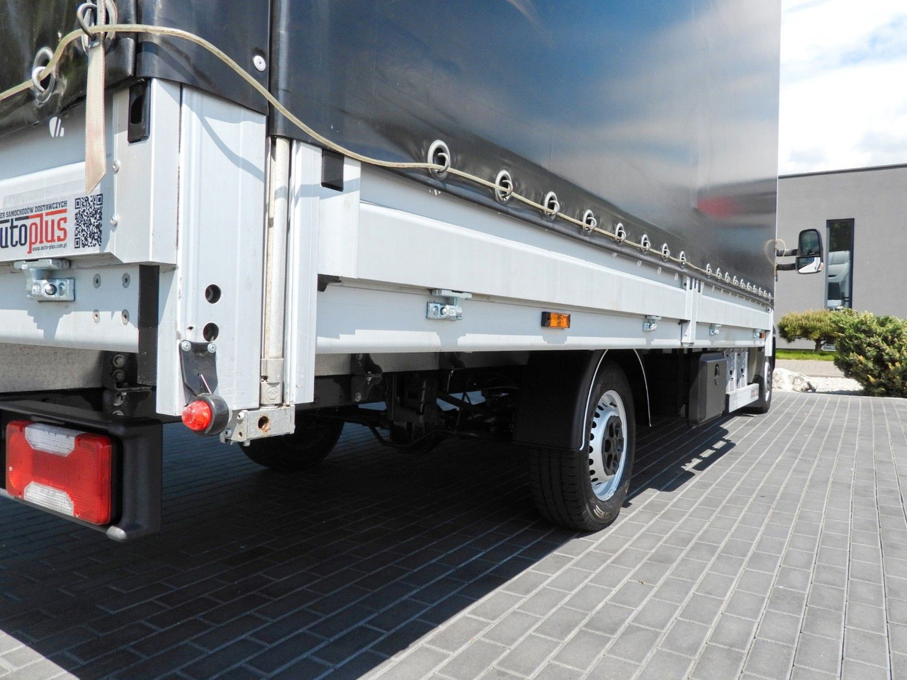 New Curtain side van, Combi van Iveco DAILY  35S18 PRITSCHE PLANE 10 PALETTEN WEBASTO: picture 17