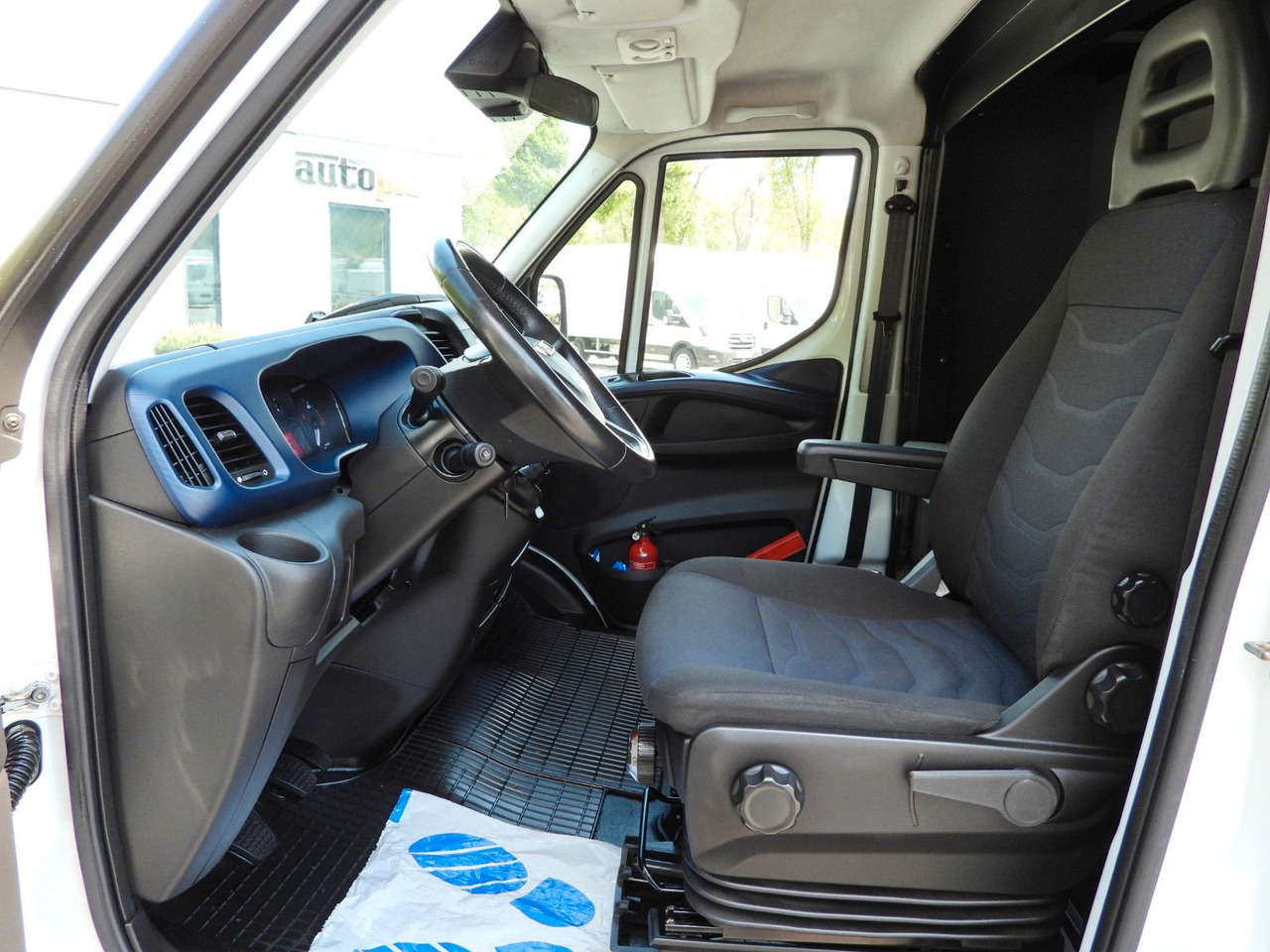 New Curtain side van, Combi van Iveco DAILY  35S18 PRITSCHE PLANE 10 PALETTEN WEBASTO: picture 21
