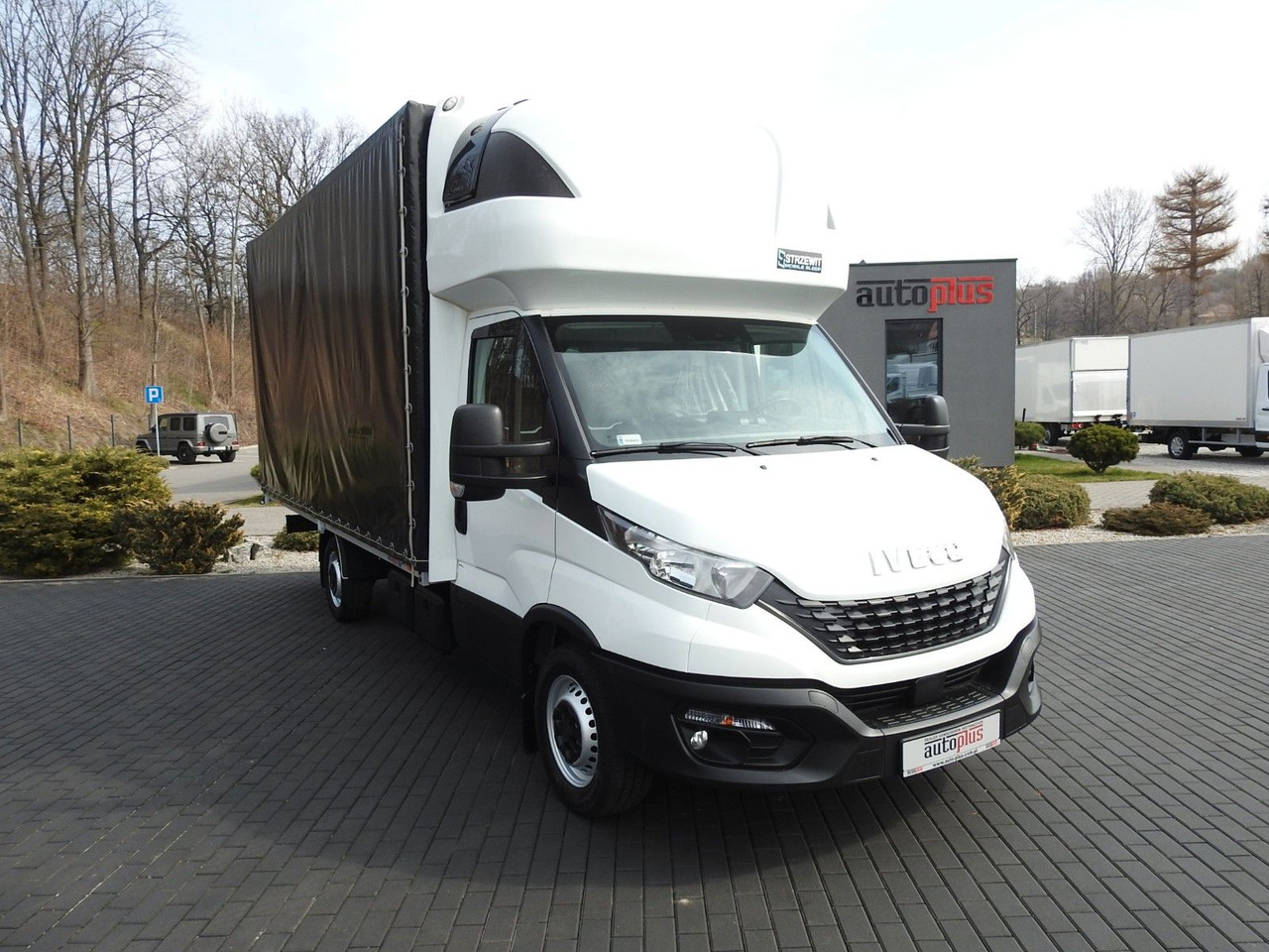 Iveco DAILY 35S18 PRITSCHE PLANE 10 PALETTEN WEBASTO - Curtain side van: picture 1 Iveco DAILY 35S18 PRITSCHE PLANE 10 PALETTEN WEBASTO - Curtain side van: picture 1