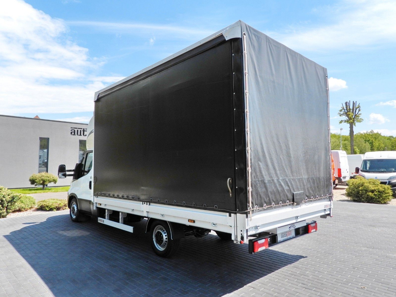 New Curtain side van, Combi van Iveco DAILY  35S18 PRITSCHE PLANE 10 PALETTEN WEBASTO: picture 10