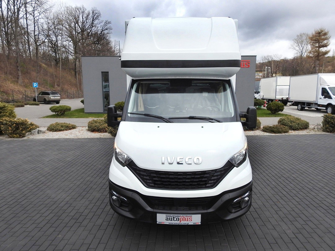 Iveco DAILY 35S18 PRITSCHE PLANE 10 PALETTEN WEBASTO - Curtain side van: picture 5 Iveco DAILY 35S18 PRITSCHE PLANE 10 PALETTEN WEBASTO - Curtain side van: picture 5