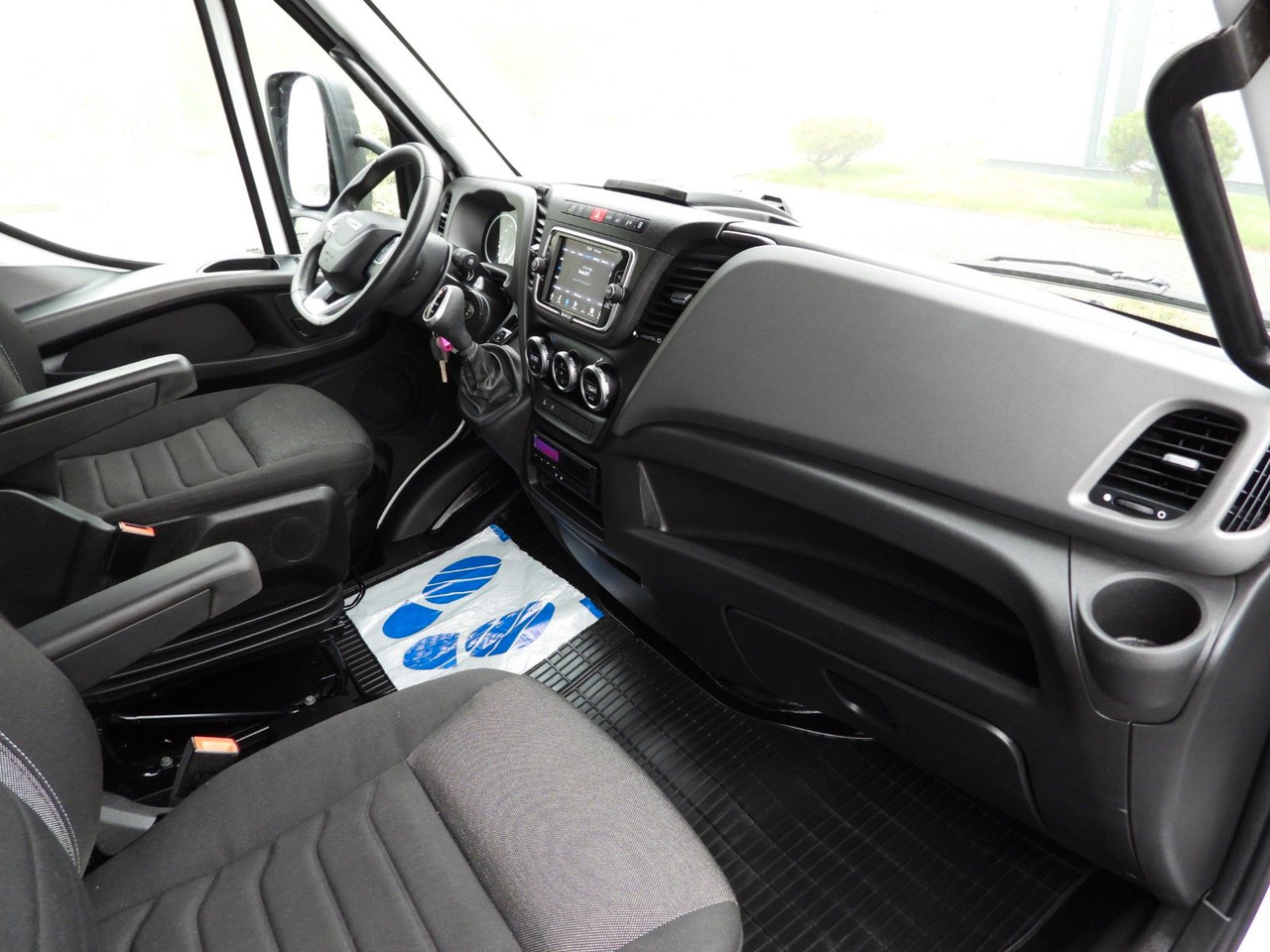 Curtain side van Iveco DAILY 72C18 PRITSCHE PLANE AUFZUG 16 PALETTEN: picture 29