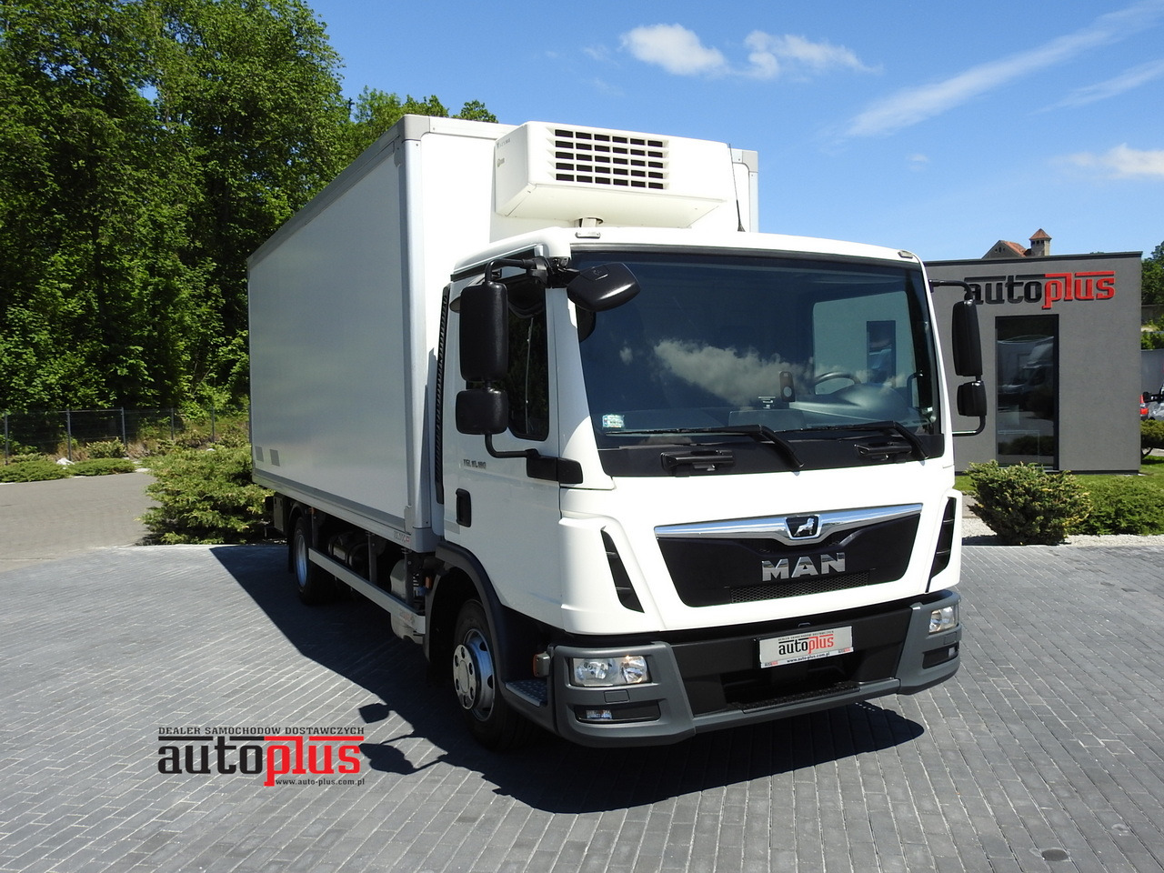 MAN TGL 10.180 REGRIGERATOR BOX -20*C 11 PALLETS POWER SUPPLY 230V AIR CONDITIONING PNEUMATICS TWIN WHEELS 180HP - Refrigerator truck: picture 1 MAN TGL 10.180 REGRIGERATOR BOX -20*C 11 PALLETS POWER SUPPLY 230V AIR CONDITIONING PNEUMATICS TWIN WHEELS 180HP - Refrigerator truck: picture 1