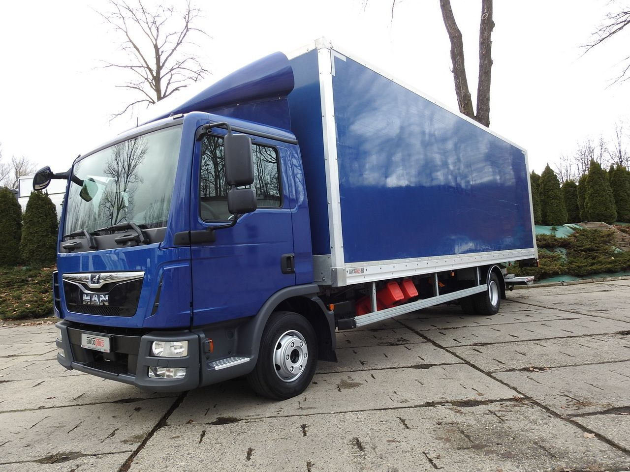 MAN TGL 12.220 BOX LIFT 18 PALLETS CRUISE CONTROLAIR CONDITIONING PNEUMATICS AUTOMATIC TWIN WHEELS  220HP on lease MAN TGL 12.220 BOX LIFT 18 PALLETS CRUISE CONTROLAIR CONDITIONING PNEUMATICS AUTOMATIC TWIN WHEELS  220HP: picture 22
