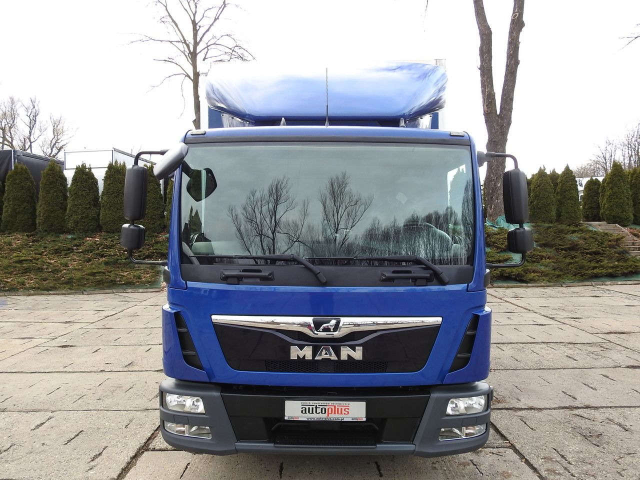 MAN TGL 12.220 BOX LIFT 18 PALLETS CRUISE CONTROLAIR CONDITIONING PNEUMATICS AUTOMATIC TWIN WHEELS 220HP - Box van: picture 5 MAN TGL 12.220 BOX LIFT 18 PALLETS CRUISE CONTROLAIR CONDITIONING PNEUMATICS AUTOMATIC TWIN WHEELS 220HP - Box van: picture 5