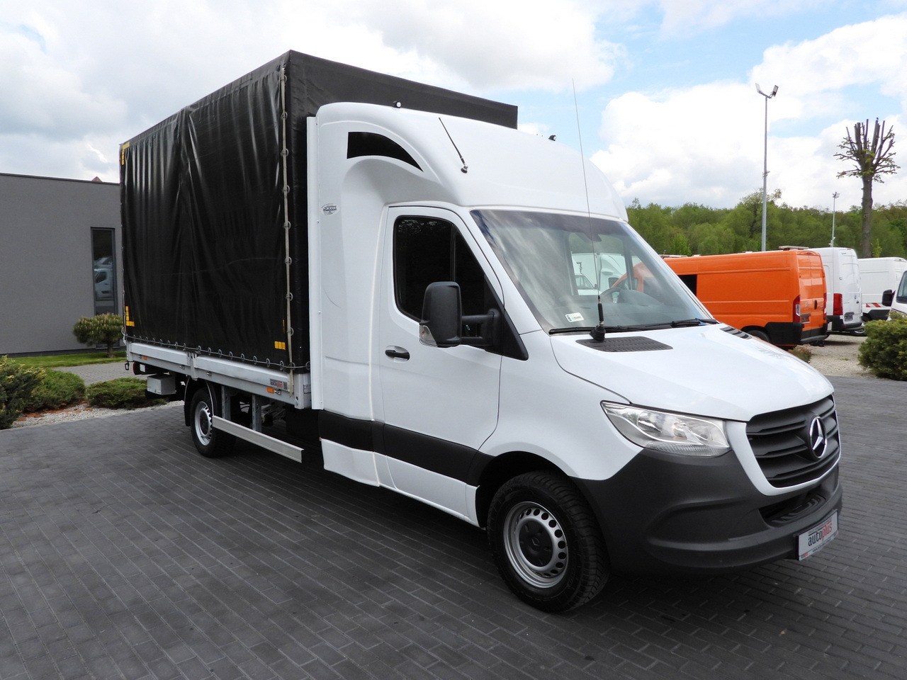 MERCEDES SPRINTER 316 TARPAULIN LIFT 8 PALLETS WEBASTO CRUISE CONTROL AIR CONDITIONING 160HP - Curtain side van: picture 4 MERCEDES SPRINTER 316 TARPAULIN LIFT 8 PALLETS WEBASTO CRUISE CONTROL AIR CONDITIONING 160HP - Curtain side van: picture 4