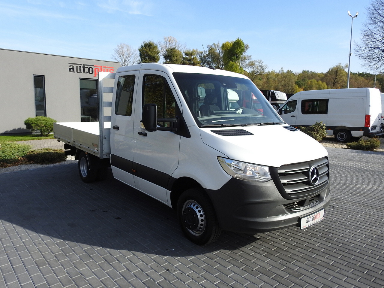 MERCEDES SPRINTER 516 STAKE BODY DOUBLE CABIN DOKA 6 SEATS CRUISE CONTROL AIR CONDITIONING TWIN WHEELS  160HP - Combi van: picture 4 MERCEDES SPRINTER 516 STAKE BODY DOUBLE CABIN DOKA 6 SEATS CRUISE CONTROL AIR CONDITIONING TWIN WHEELS  160HP - Combi van: picture 4