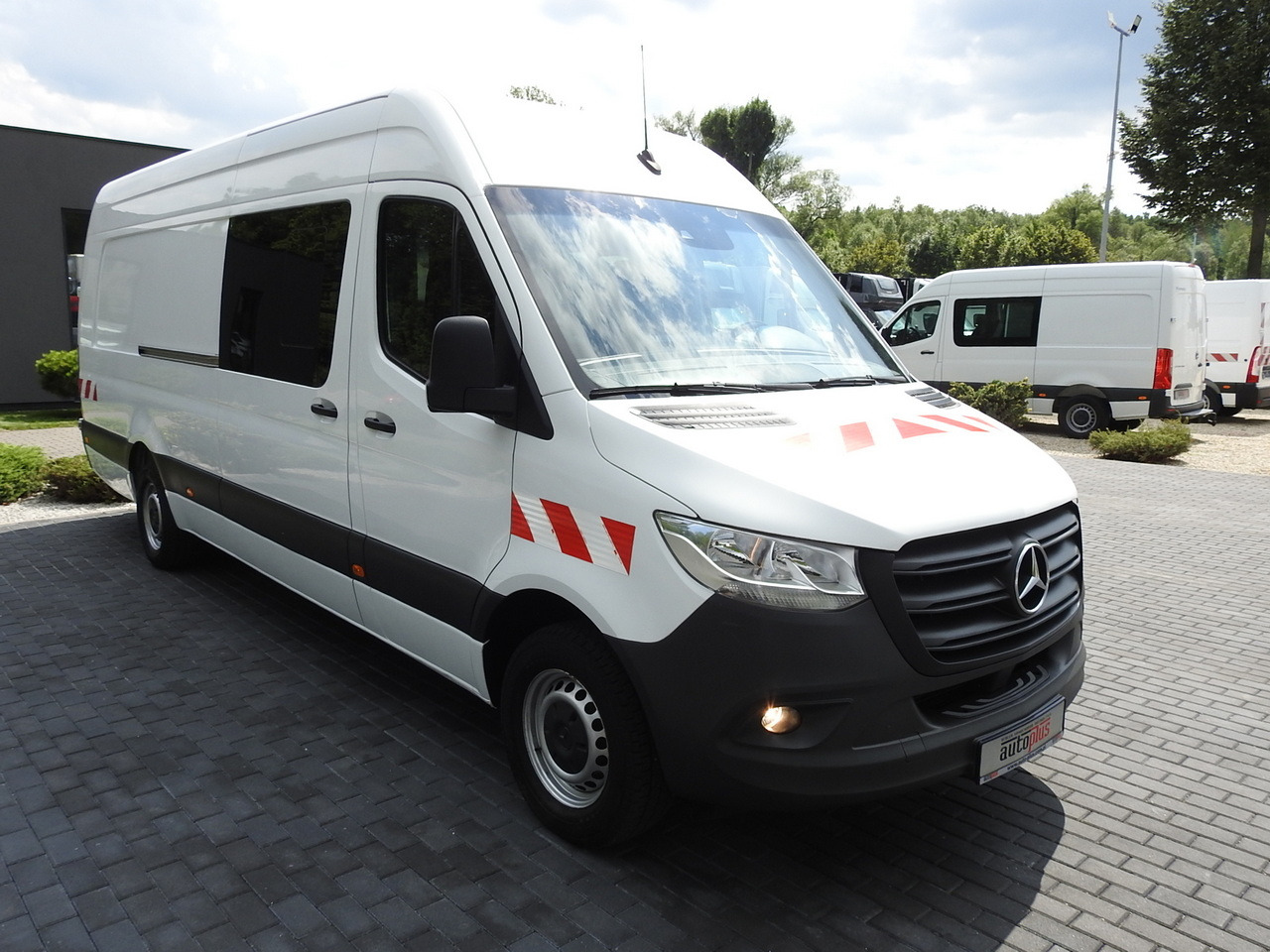 MERCEDES SPRINTER BOX DELIVERY VAN 5 SEATS CRUISE CONTROL NAVIGATION AIR CONDITIONING AUTOMATIC TRANSMISSION 160HP - Panel van: picture 4 MERCEDES SPRINTER BOX DELIVERY VAN 5 SEATS CRUISE CONTROL NAVIGATION AIR CONDITIONING AUTOMATIC TRANSMISSION 160HP - Panel van: picture 4