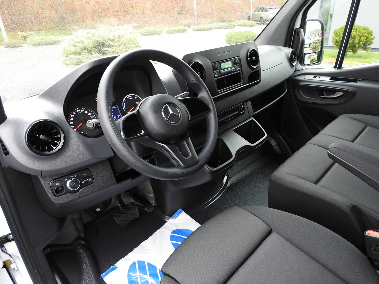 MERCEDES eSprinter NEW ELECTRIC VAN AUTOMATIC TRANSMISSION GUARANTEE 95HP - Panel van, Electric van: picture 2 MERCEDES eSprinter NEW ELECTRIC VAN AUTOMATIC TRANSMISSION GUARANTEE 95HP - Panel van, Electric van: picture 2