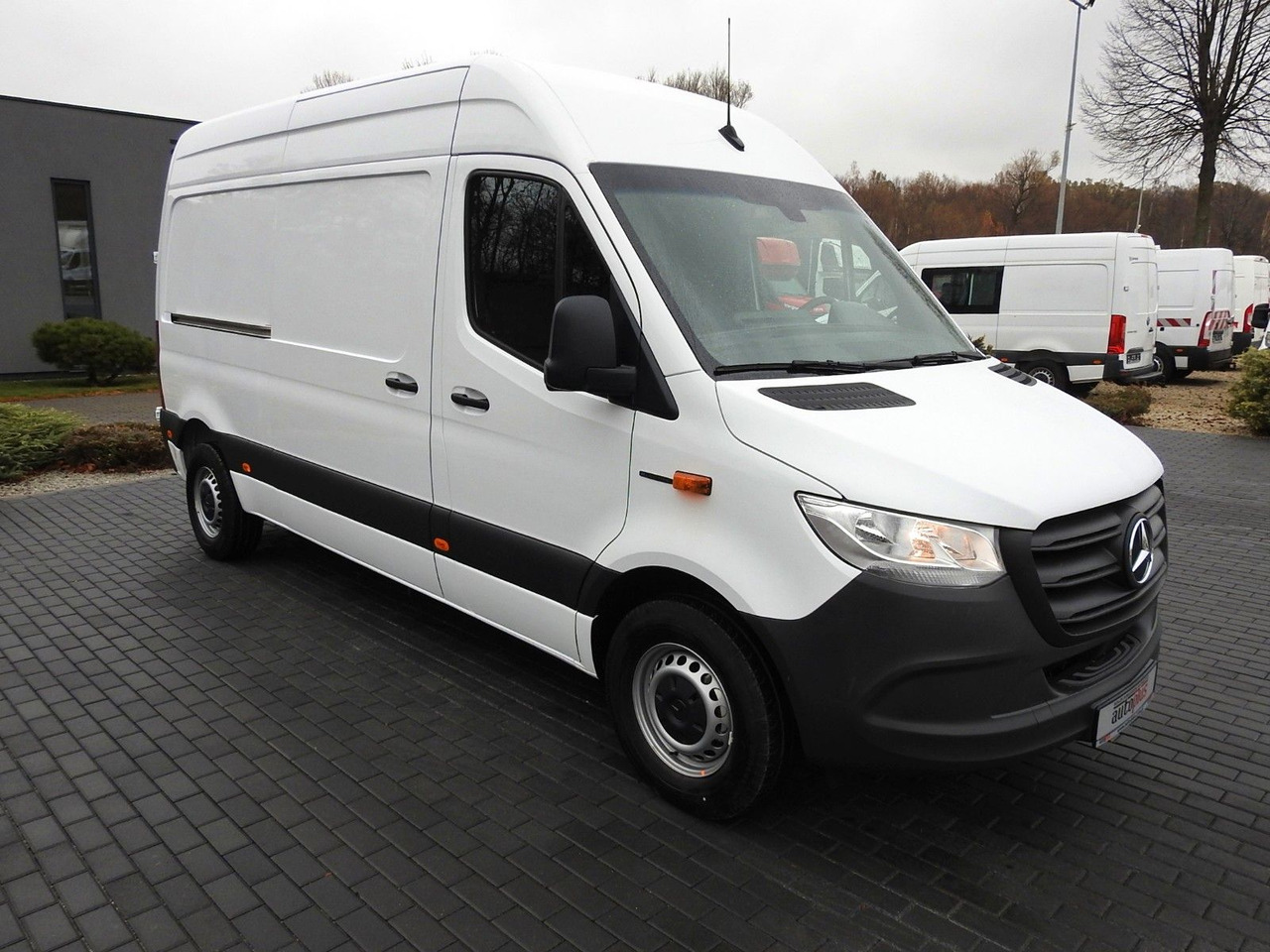 Mercedes-Benz ESPRINTER NEUE ELEKTRISCHEN KASTENWAGEN AUTOMAT - Panel van, Electric van: picture 4 Mercedes-Benz ESPRINTER NEUE ELEKTRISCHEN KASTENWAGEN AUTOMAT - Panel van, Electric van: picture 4