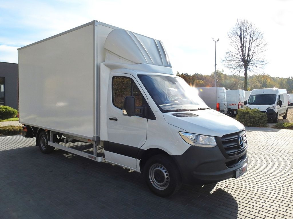 Mercedes-Benz SPRINTER KOFFER AUFZUG 8 PALETTEN KLIMAANLAGE - Box van: picture 4 Mercedes-Benz SPRINTER KOFFER AUFZUG 8 PALETTEN KLIMAANLAGE - Box van: picture 4