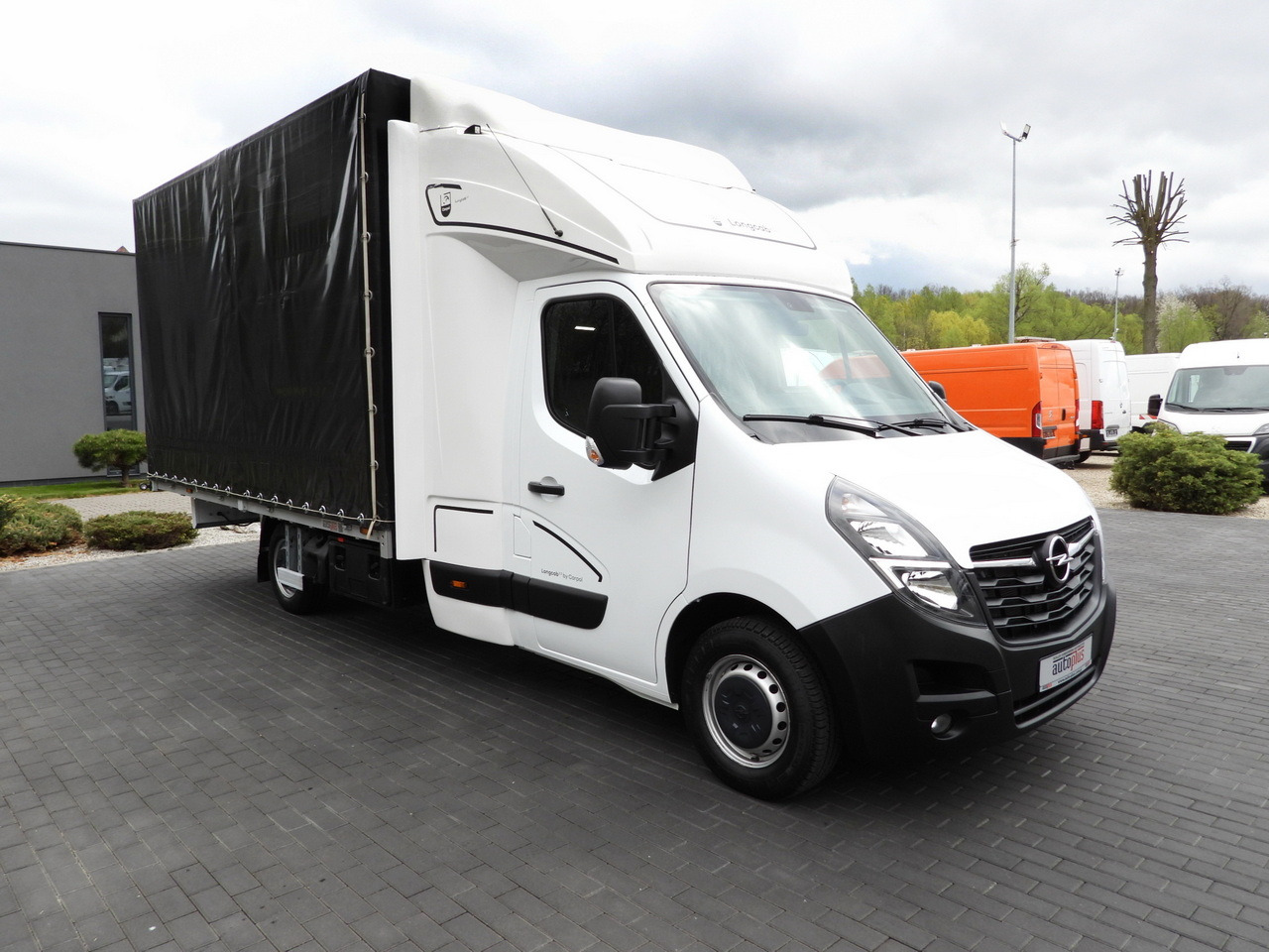 OPEL MOVANO  TARPAULIN 10 PALLETS WEBASTO CRUISE CONTROL LED LIGHTS PNEUMATICS AIR CONDITIONING  165HP - Curtain side van: picture 4 OPEL MOVANO  TARPAULIN 10 PALLETS WEBASTO CRUISE CONTROL LED LIGHTS PNEUMATICS AIR CONDITIONING  165HP - Curtain side van: picture 4