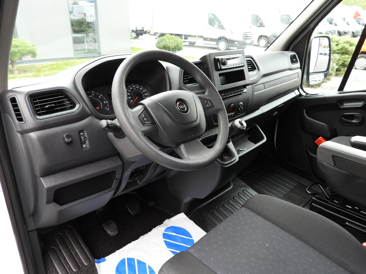OPEL MOVANO  TARPAULIN 10 PALLETS WEBASTO CRUISE CONTROL LED LIGHTS PNEUMATICS AIR CONDITIONING  165HP - Curtain side van: picture 2 OPEL MOVANO  TARPAULIN 10 PALLETS WEBASTO CRUISE CONTROL LED LIGHTS PNEUMATICS AIR CONDITIONING  165HP - Curtain side van: picture 2