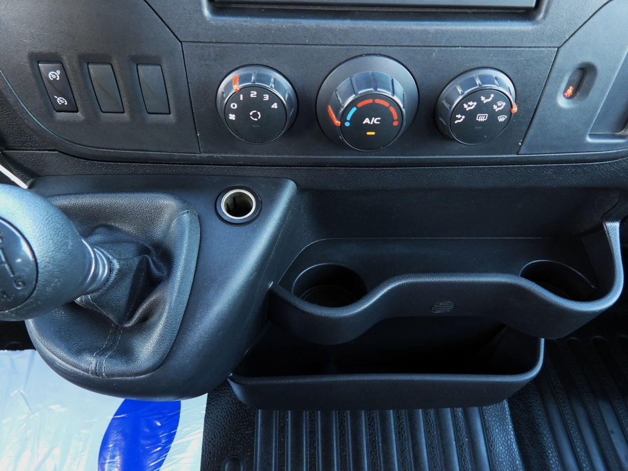 Small van RENAULT MASTER BOX DELIVERY VAN 7 SEATS CRUISE CONTROL AIR CONDITIONING 110HP: picture 28 Small van RENAULT MASTER BOX DELIVERY VAN 7 SEATS CRUISE CONTROL AIR CONDITIONING 110HP: picture 28