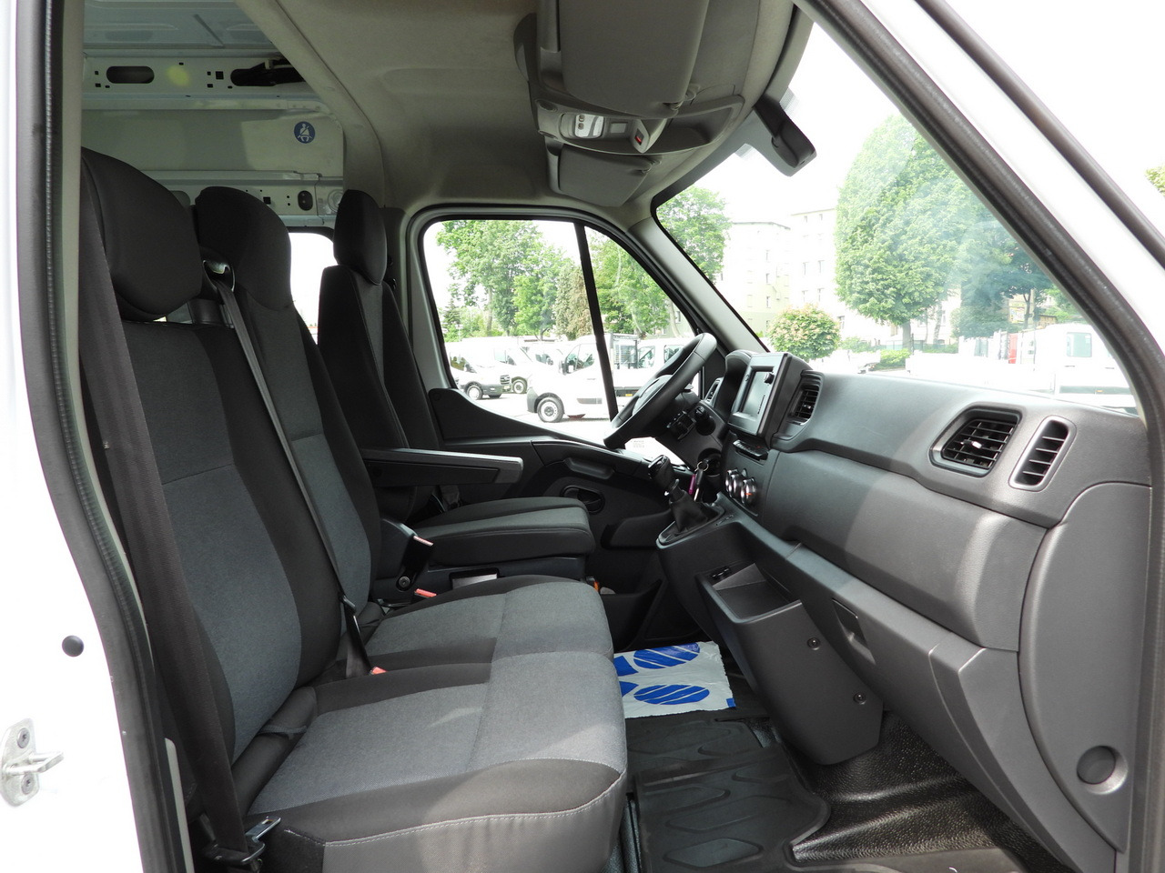 RENAULT MASTER  BOX DELIVERY VAN 7 SEATS CRUISE CONTROL NAVIGATION LED LIGHTS AIR CONDITIONING  140HP on lease RENAULT MASTER  BOX DELIVERY VAN 7 SEATS CRUISE CONTROL NAVIGATION LED LIGHTS AIR CONDITIONING  140HP: picture 40