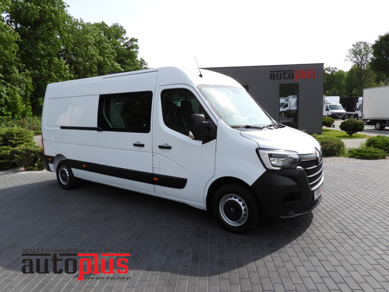RENAULT MASTER BOX DELIVERY VAN 7 SEATS CRUISE CONTROL NAVIGATION LED LIGHTS AIR CONDITIONING 140HP - Panel van: picture 1 RENAULT MASTER BOX DELIVERY VAN 7 SEATS CRUISE CONTROL NAVIGATION LED LIGHTS AIR CONDITIONING 140HP - Panel van: picture 1