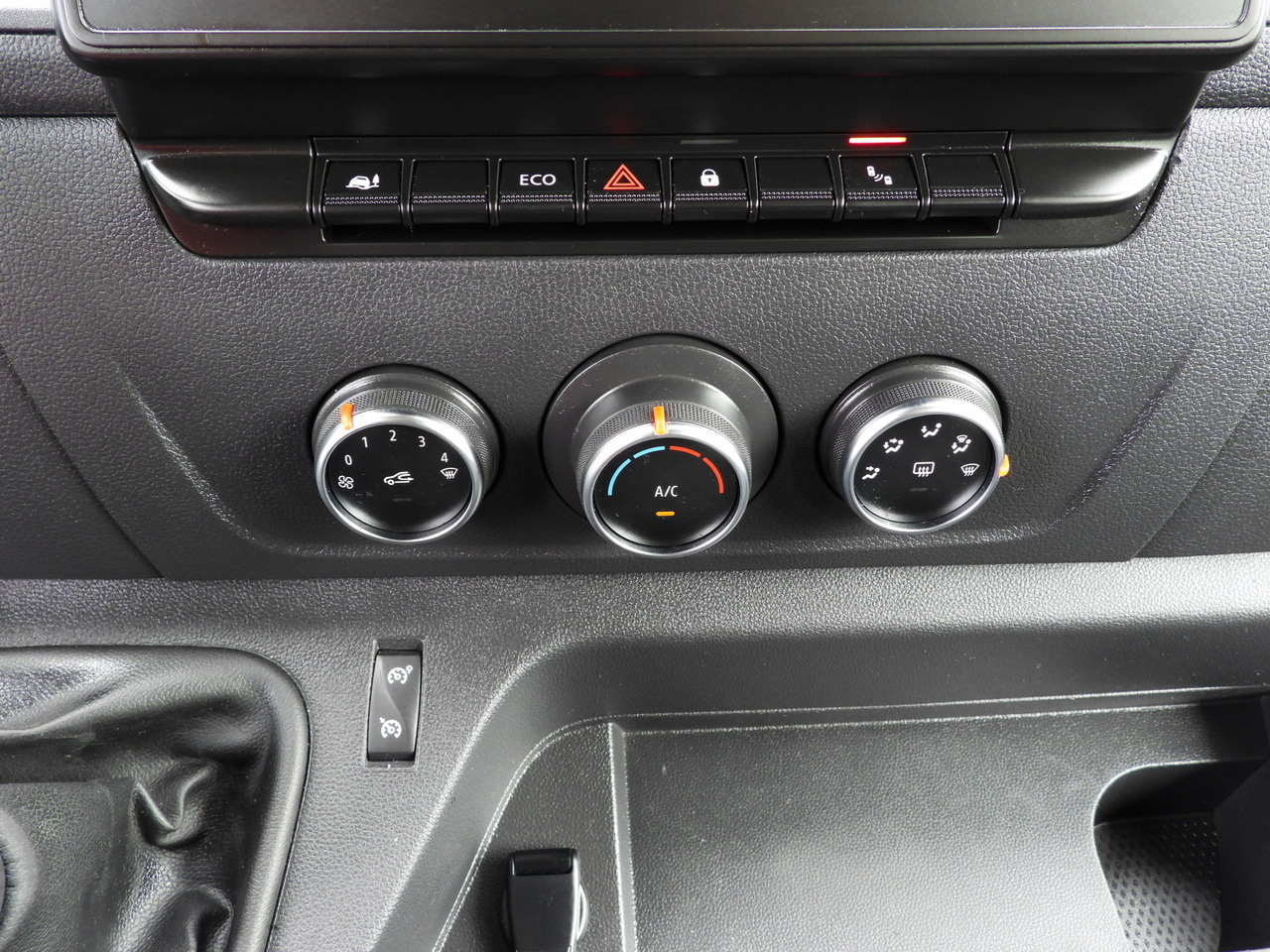 RENAULT MASTER  BOX DELIVERY VAN 7 SEATS CRUISE CONTROL NAVIGATION LED LIGHTS AIR CONDITIONING  140HP on lease RENAULT MASTER  BOX DELIVERY VAN 7 SEATS CRUISE CONTROL NAVIGATION LED LIGHTS AIR CONDITIONING  140HP: picture 38