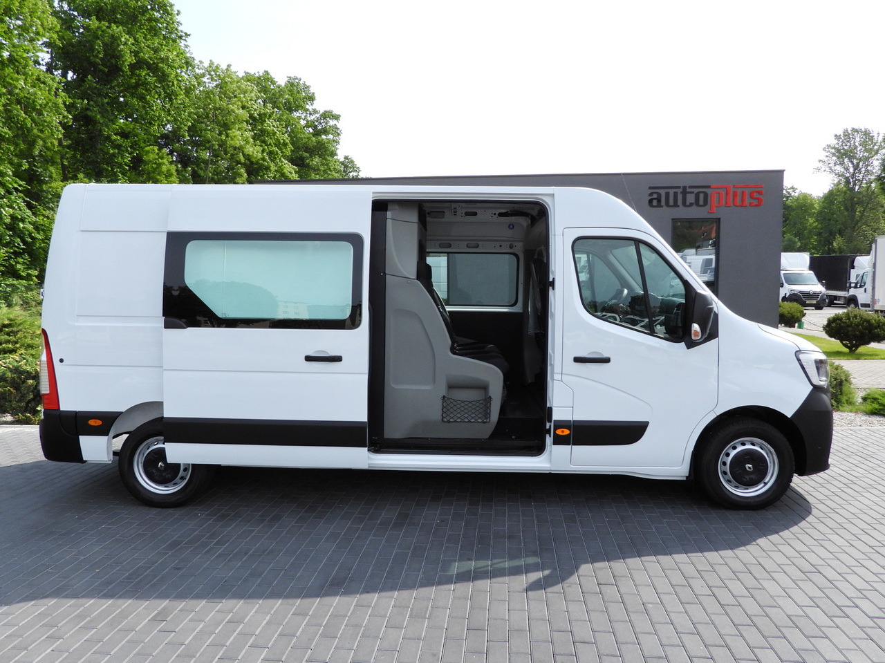 RENAULT MASTER  BOX DELIVERY VAN 7 SEATS CRUISE CONTROL NAVIGATION LED LIGHTS AIR CONDITIONING  140HP on lease RENAULT MASTER  BOX DELIVERY VAN 7 SEATS CRUISE CONTROL NAVIGATION LED LIGHTS AIR CONDITIONING  140HP: picture 8