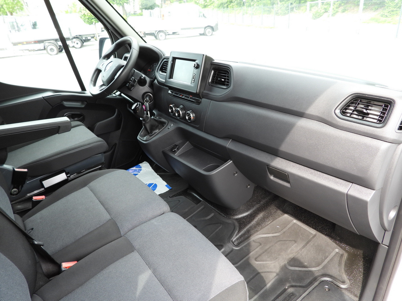 RENAULT MASTER  BOX DELIVERY VAN 7 SEATS CRUISE CONTROL NAVIGATION LED LIGHTS AIR CONDITIONING  140HP on lease RENAULT MASTER  BOX DELIVERY VAN 7 SEATS CRUISE CONTROL NAVIGATION LED LIGHTS AIR CONDITIONING  140HP: picture 41