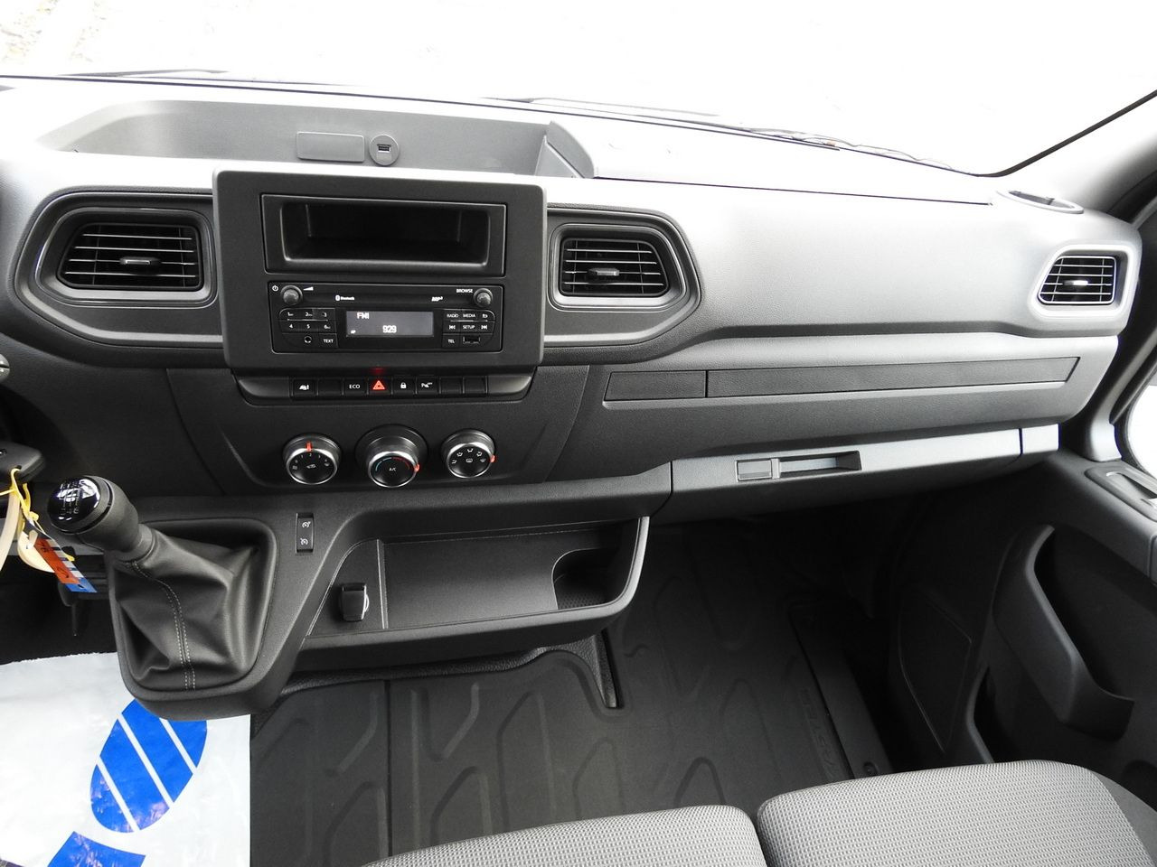 Refrigerated van RENAULT MASTER NEW REFRIGERATOR VAN -10*C AIR CONDITIONING MANUFACTURERS 135HP: picture 34 Refrigerated van RENAULT MASTER NEW REFRIGERATOR VAN -10*C AIR CONDITIONING MANUFACTURERS 135HP: picture 34