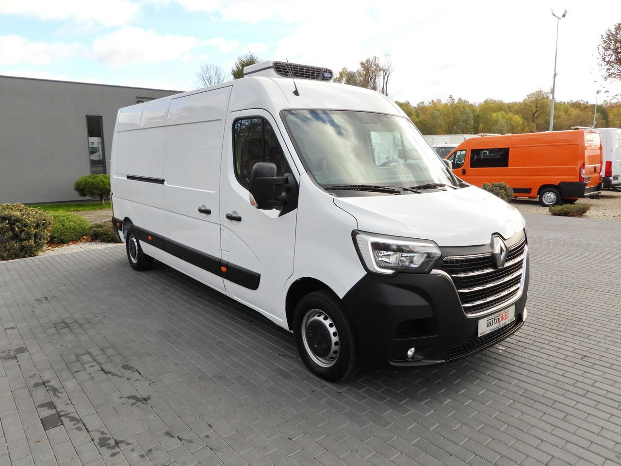RENAULT MASTER REFRIGERATOR VAN 0*C CRUISE CONTROL LED LIGHTS AIR CONDITIONING  135HP - Refrigerated van: picture 4 RENAULT MASTER REFRIGERATOR VAN 0*C CRUISE CONTROL LED LIGHTS AIR CONDITIONING  135HP - Refrigerated van: picture 4
