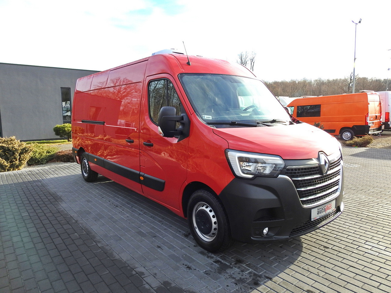 RENAULT MASTER REFRIGERATOR VAN 1*C CRUISE CONTROL AIR CONDITIONING LED LIGHTS  135HP - Refrigerated van: picture 4 RENAULT MASTER REFRIGERATOR VAN 1*C CRUISE CONTROL AIR CONDITIONING LED LIGHTS  135HP - Refrigerated van: picture 4