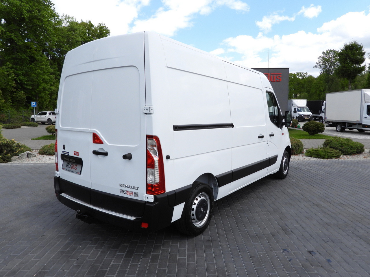 RENAULT MASTER REFRIGERATOR VAN -20*C POWER SUPPLY 230V CRUISE CONTROL AIR CONDITIONING 145HP - Refrigerated van: picture 3 RENAULT MASTER REFRIGERATOR VAN -20*C POWER SUPPLY 230V CRUISE CONTROL AIR CONDITIONING 145HP - Refrigerated van: picture 3