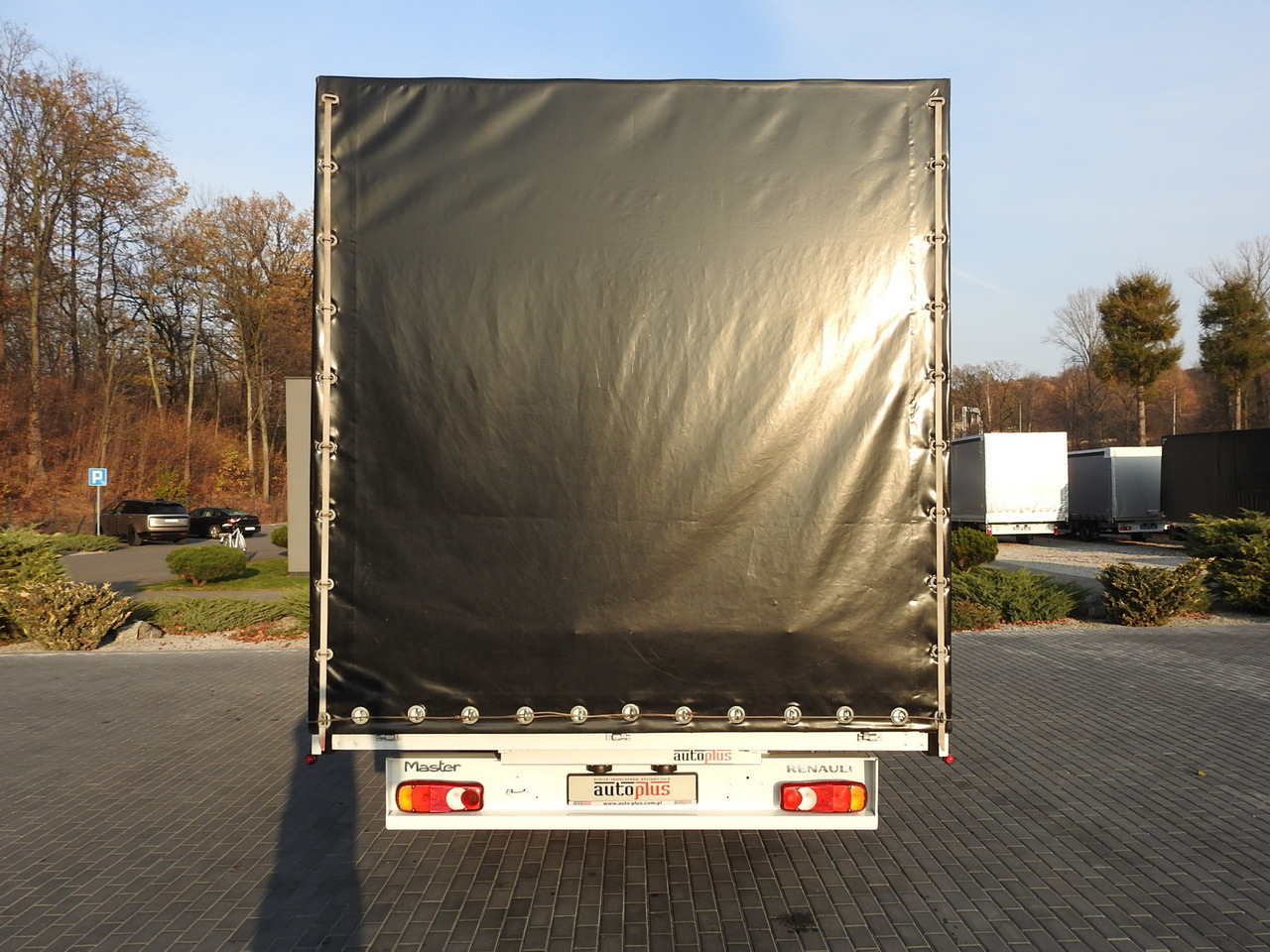 Curtain side van RENAULT MASTER TARPAULIN 10 PALLETS WEBASTO CRUISE CONTROL AIR CONDITIONING PNEUMATICS 170HP: picture 9 Curtain side van RENAULT MASTER TARPAULIN 10 PALLETS WEBASTO CRUISE CONTROL AIR CONDITIONING PNEUMATICS 170HP: picture 9