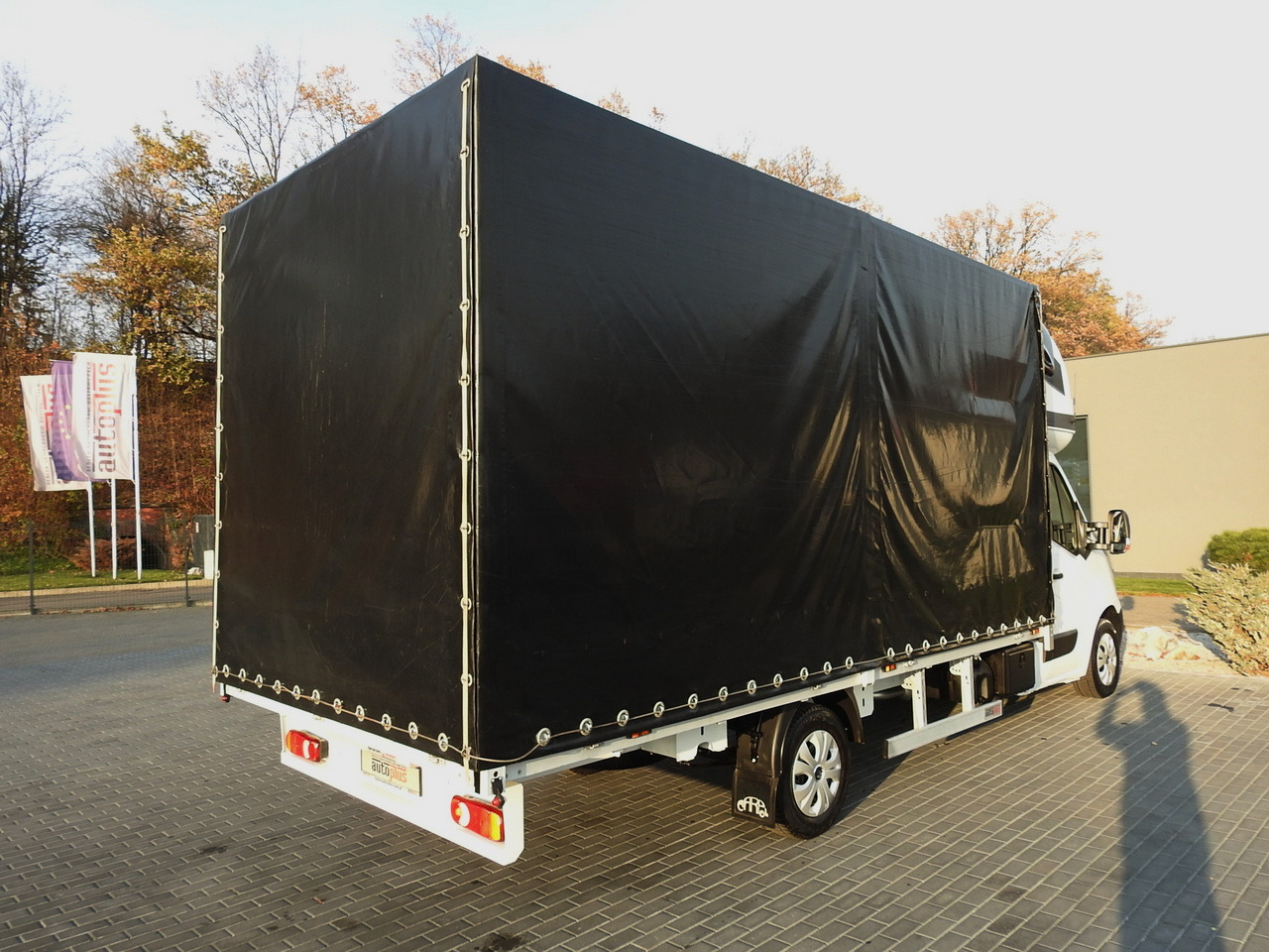 Curtain side van RENAULT MASTER TARPAULIN 10 PALLETS WEBASTO CRUISE CONTROL AIR CONDITIONING PNEUMATICS 170HP: picture 11 Curtain side van RENAULT MASTER TARPAULIN 10 PALLETS WEBASTO CRUISE CONTROL AIR CONDITIONING PNEUMATICS 170HP: picture 11