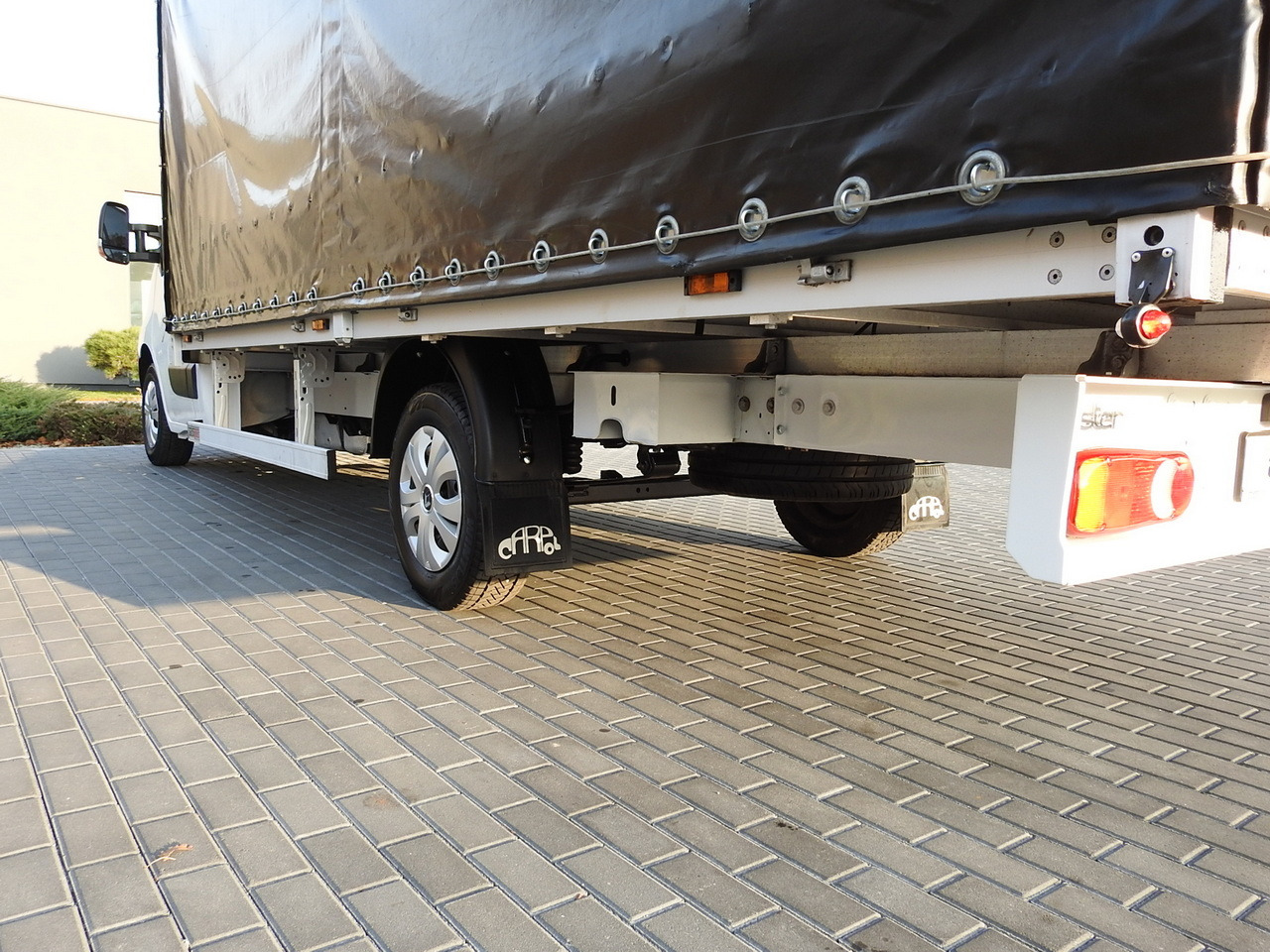 Curtain side van RENAULT MASTER TARPAULIN 10 PALLETS WEBASTO CRUISE CONTROL AIR CONDITIONING PNEUMATICS 170HP: picture 14 Curtain side van RENAULT MASTER TARPAULIN 10 PALLETS WEBASTO CRUISE CONTROL AIR CONDITIONING PNEUMATICS 170HP: picture 14