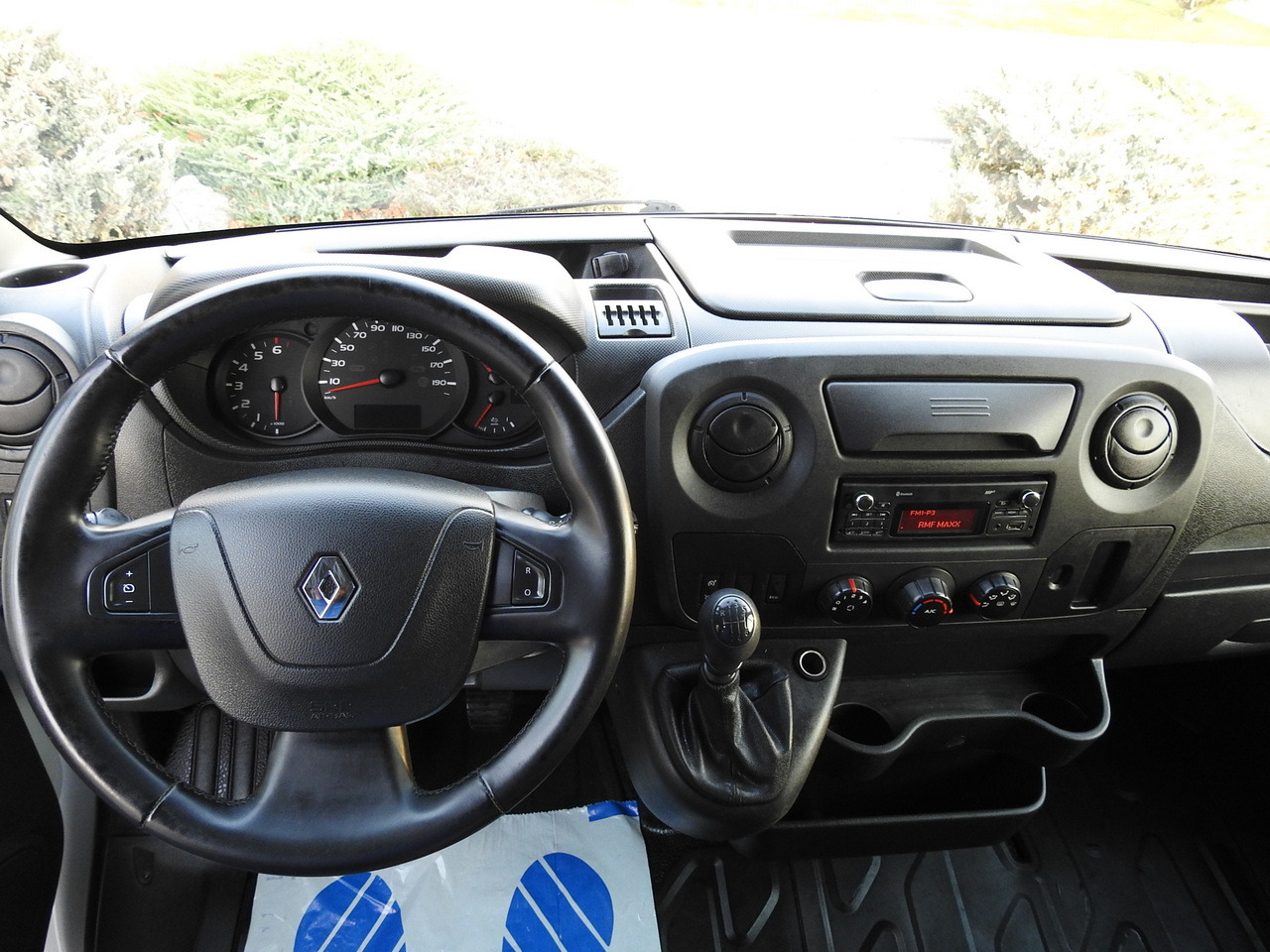 Curtain side van RENAULT MASTER TARPAULIN 10 PALLETS WEBASTO CRUISE CONTROL AIR CONDITIONING PNEUMATICS 170HP: picture 30 Curtain side van RENAULT MASTER TARPAULIN 10 PALLETS WEBASTO CRUISE CONTROL AIR CONDITIONING PNEUMATICS 170HP: picture 30