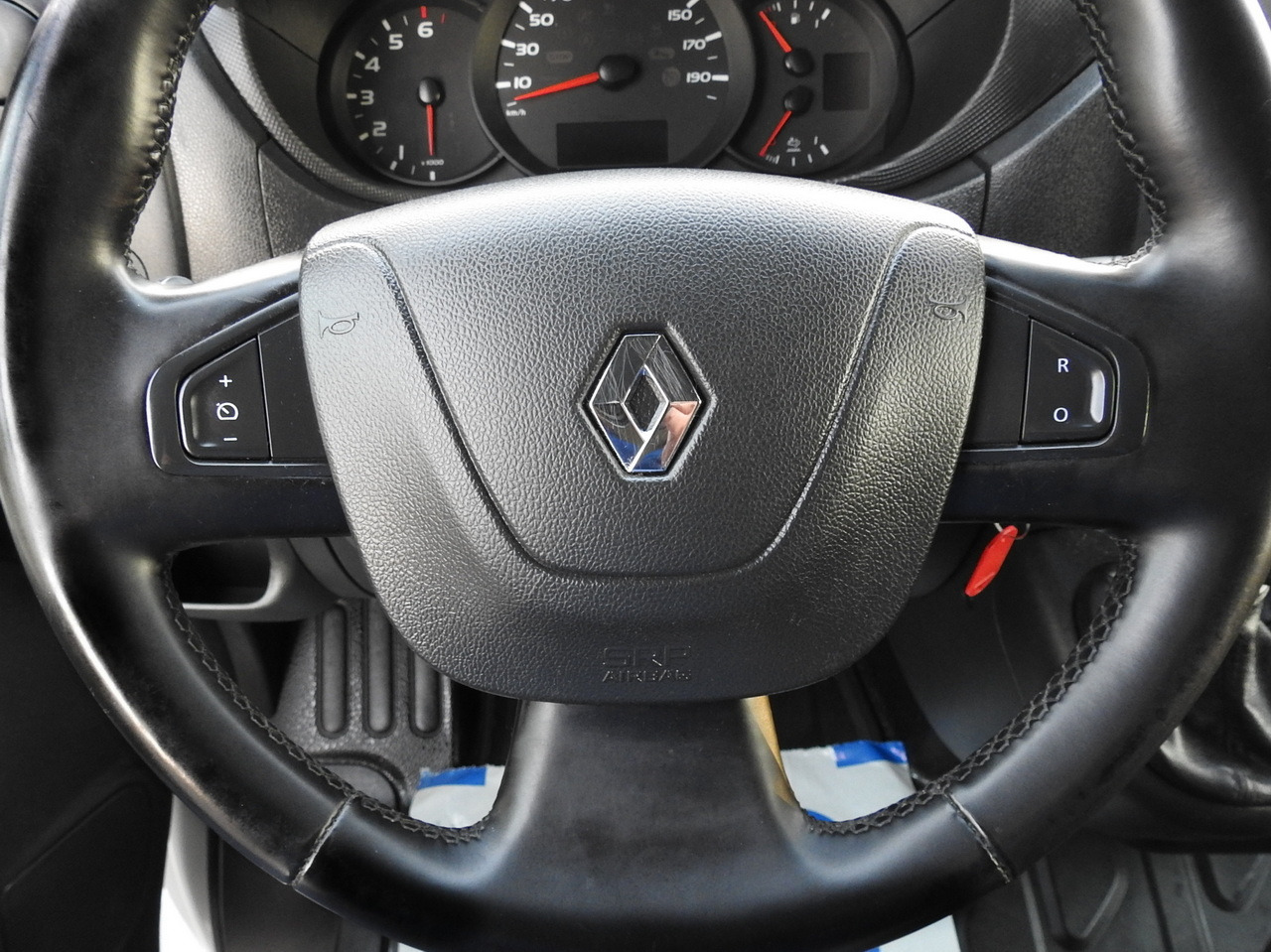 Curtain side van RENAULT MASTER TARPAULIN 10 PALLETS WEBASTO CRUISE CONTROL AIR CONDITIONING PNEUMATICS 170HP: picture 31 Curtain side van RENAULT MASTER TARPAULIN 10 PALLETS WEBASTO CRUISE CONTROL AIR CONDITIONING PNEUMATICS 170HP: picture 31