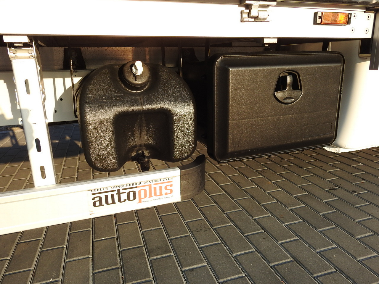 Curtain side van RENAULT MASTER TARPAULIN 10 PALLETS WEBASTO CRUISE CONTROL AIR CONDITIONING PNEUMATICS 170HP: picture 20 Curtain side van RENAULT MASTER TARPAULIN 10 PALLETS WEBASTO CRUISE CONTROL AIR CONDITIONING PNEUMATICS 170HP: picture 20