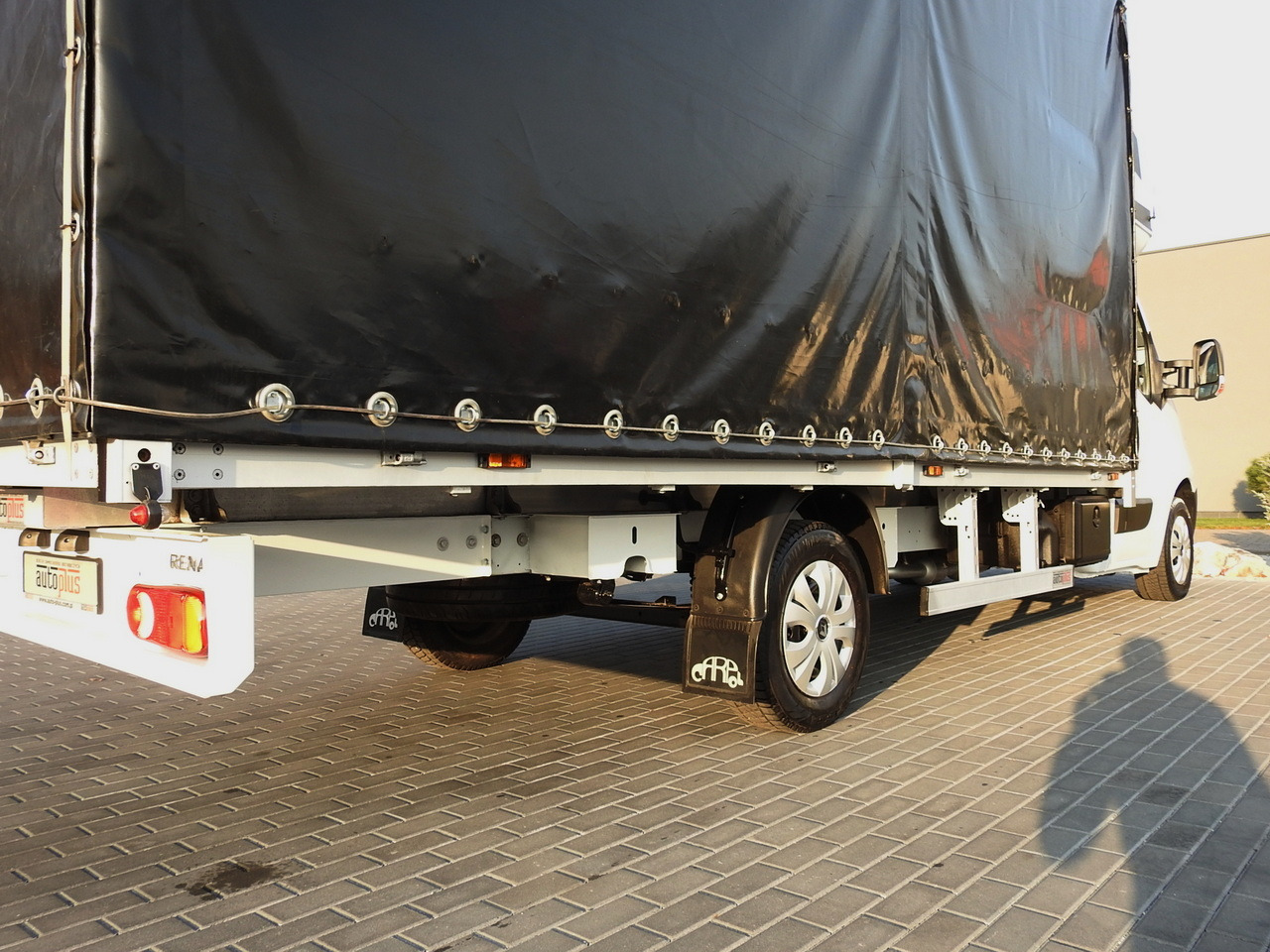 Curtain side van RENAULT MASTER TARPAULIN 10 PALLETS WEBASTO CRUISE CONTROL AIR CONDITIONING PNEUMATICS 170HP: picture 15 Curtain side van RENAULT MASTER TARPAULIN 10 PALLETS WEBASTO CRUISE CONTROL AIR CONDITIONING PNEUMATICS 170HP: picture 15