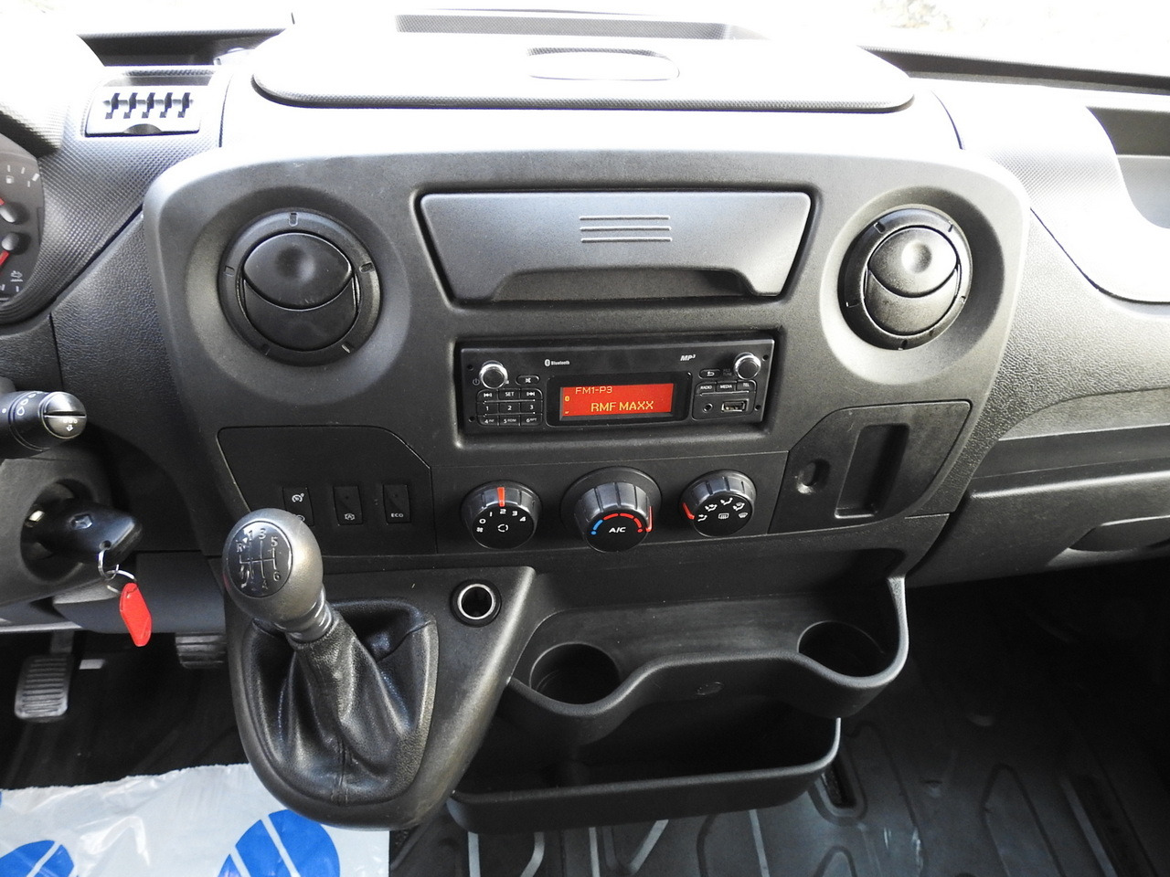 Curtain side van RENAULT MASTER TARPAULIN 10 PALLETS WEBASTO CRUISE CONTROL AIR CONDITIONING PNEUMATICS 170HP: picture 34 Curtain side van RENAULT MASTER TARPAULIN 10 PALLETS WEBASTO CRUISE CONTROL AIR CONDITIONING PNEUMATICS 170HP: picture 34