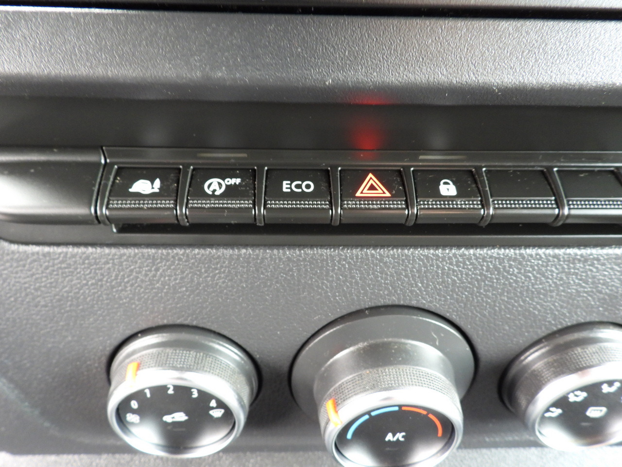 Curtain side van RENAULT MASTER TARPAULIN 10 PALLETS WEBASTO CRUISE CONTROL LED LIGHTS PNEUMATICS AIR CONDITIONING 165HP: picture 38 Curtain side van RENAULT MASTER TARPAULIN 10 PALLETS WEBASTO CRUISE CONTROL LED LIGHTS PNEUMATICS AIR CONDITIONING 165HP: picture 38