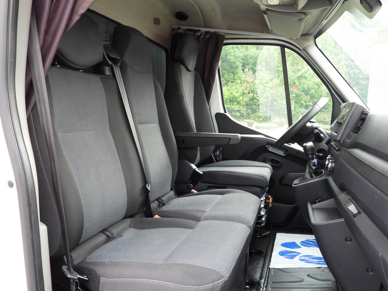 RENAULT MASTER TARPAULIN 10 PALLETS WEBASTO CRUISE CONTROL LED LIGHTS PNEUMATICS AIR CONDITIONING 165HP on lease RENAULT MASTER TARPAULIN 10 PALLETS WEBASTO CRUISE CONTROL LED LIGHTS PNEUMATICS AIR CONDITIONING 165HP: picture 37 RENAULT MASTER TARPAULIN 10 PALLETS WEBASTO CRUISE CONTROL LED LIGHTS PNEUMATICS AIR CONDITIONING 165HP on lease RENAULT MASTER TARPAULIN 10 PALLETS WEBASTO CRUISE CONTROL LED LIGHTS PNEUMATICS AIR CONDITIONING 165HP: picture 37