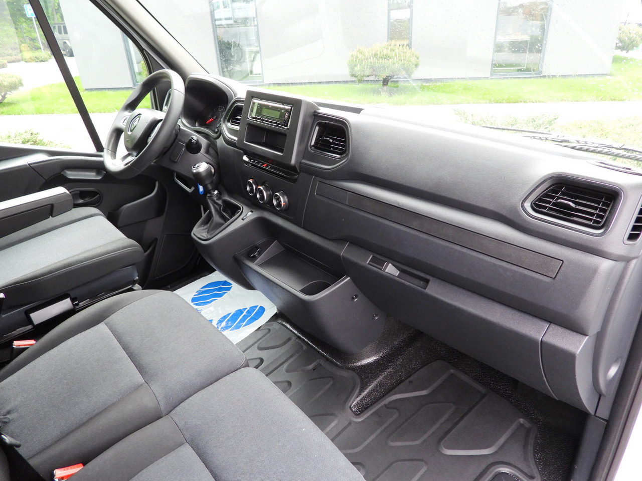 RENAULT MASTER TARPAULIN 10 PALLETS WEBASTO CRUISE CONTROL LED LIGHTS PNEUMATICS AIR CONDITIONING 165HP on lease RENAULT MASTER TARPAULIN 10 PALLETS WEBASTO CRUISE CONTROL LED LIGHTS PNEUMATICS AIR CONDITIONING 165HP: picture 38 RENAULT MASTER TARPAULIN 10 PALLETS WEBASTO CRUISE CONTROL LED LIGHTS PNEUMATICS AIR CONDITIONING 165HP on lease RENAULT MASTER TARPAULIN 10 PALLETS WEBASTO CRUISE CONTROL LED LIGHTS PNEUMATICS AIR CONDITIONING 165HP: picture 38