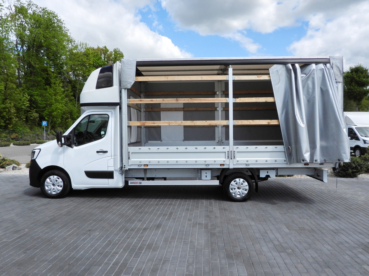 Curtain side van RENAULT MASTER TARPAULIN 10 PALLETS WEBASTO CRUISE CONTROL LED LIGHTS PNEUMATICS AIR CONDITIONING 165HP: picture 7 Curtain side van RENAULT MASTER TARPAULIN 10 PALLETS WEBASTO CRUISE CONTROL LED LIGHTS PNEUMATICS AIR CONDITIONING 165HP: picture 7