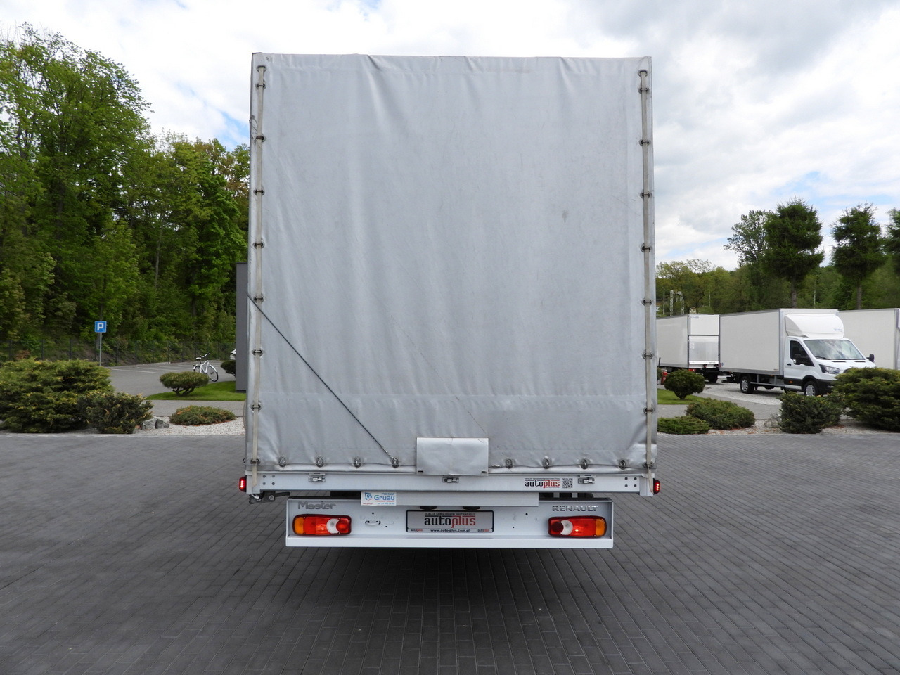 Curtain side van RENAULT MASTER TARPAULIN 10 PALLETS WEBASTO CRUISE CONTROL LED LIGHTS PNEUMATICS AIR CONDITIONING 165HP: picture 10 Curtain side van RENAULT MASTER TARPAULIN 10 PALLETS WEBASTO CRUISE CONTROL LED LIGHTS PNEUMATICS AIR CONDITIONING 165HP: picture 10
