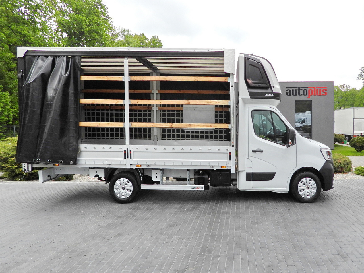 RENAULT MASTER TARPAULIN 10 PALLETS WEBASTO CRUISE CONTROL LED LIGHTS PNEUMATICS AIR CONDITIONING 165HP on lease RENAULT MASTER TARPAULIN 10 PALLETS WEBASTO CRUISE CONTROL LED LIGHTS PNEUMATICS AIR CONDITIONING 165HP: picture 8 RENAULT MASTER TARPAULIN 10 PALLETS WEBASTO CRUISE CONTROL LED LIGHTS PNEUMATICS AIR CONDITIONING 165HP on lease RENAULT MASTER TARPAULIN 10 PALLETS WEBASTO CRUISE CONTROL LED LIGHTS PNEUMATICS AIR CONDITIONING 165HP: picture 8