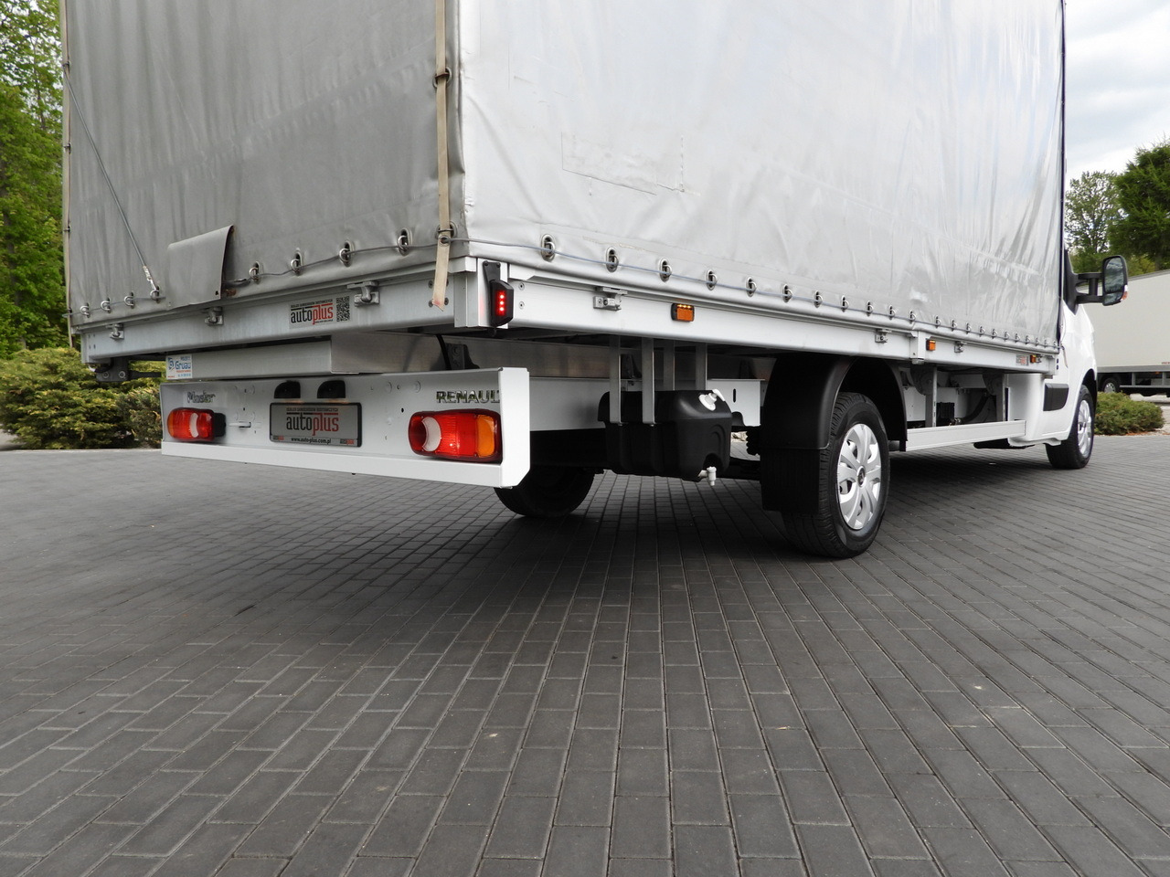 Curtain side van RENAULT MASTER TARPAULIN 10 PALLETS WEBASTO CRUISE CONTROL LED LIGHTS PNEUMATICS AIR CONDITIONING 165HP: picture 16 Curtain side van RENAULT MASTER TARPAULIN 10 PALLETS WEBASTO CRUISE CONTROL LED LIGHTS PNEUMATICS AIR CONDITIONING 165HP: picture 16