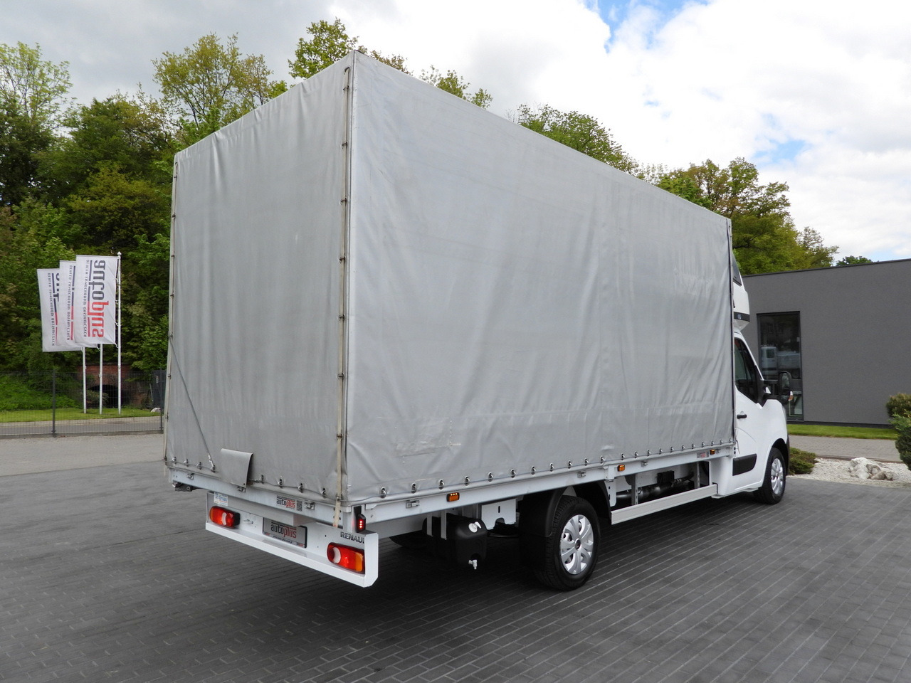 Curtain side van RENAULT MASTER TARPAULIN 10 PALLETS WEBASTO CRUISE CONTROL LED LIGHTS PNEUMATICS AIR CONDITIONING 165HP: picture 12 Curtain side van RENAULT MASTER TARPAULIN 10 PALLETS WEBASTO CRUISE CONTROL LED LIGHTS PNEUMATICS AIR CONDITIONING 165HP: picture 12