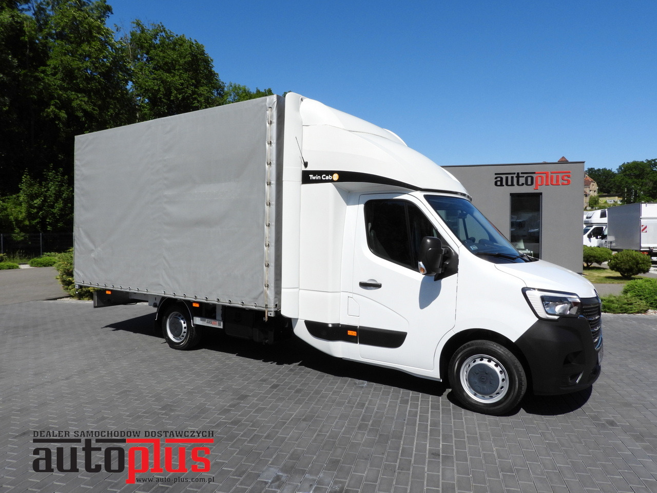 RENAULT MASTER TARPAULIN 10 PALLETS WEBASTO CRUISE CONTROL LED LIGHTS PNEUMATICS AIR CONDITIONING 165HP - Curtain side van: picture 1 RENAULT MASTER TARPAULIN 10 PALLETS WEBASTO CRUISE CONTROL LED LIGHTS PNEUMATICS AIR CONDITIONING 165HP - Curtain side van: picture 1