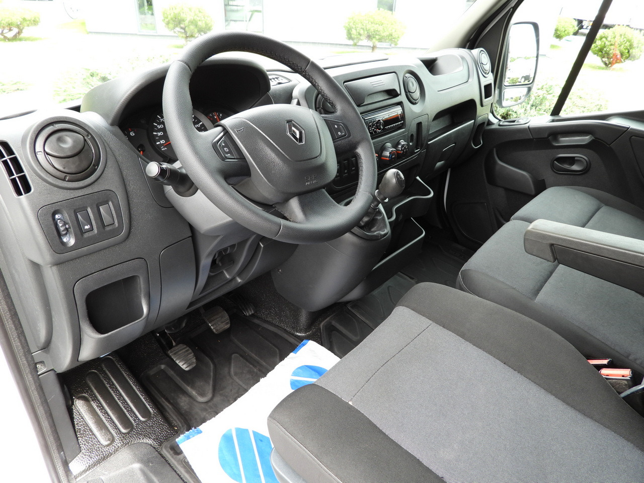 RENAULT MASTER TARPAULIN 8 PALLETS WEBASTO CRUISE CONTROL PNEUMATICS AIR CONDITIONING 170HP - Curtain side van: picture 2 RENAULT MASTER TARPAULIN 8 PALLETS WEBASTO CRUISE CONTROL PNEUMATICS AIR CONDITIONING 170HP - Curtain side van: picture 2