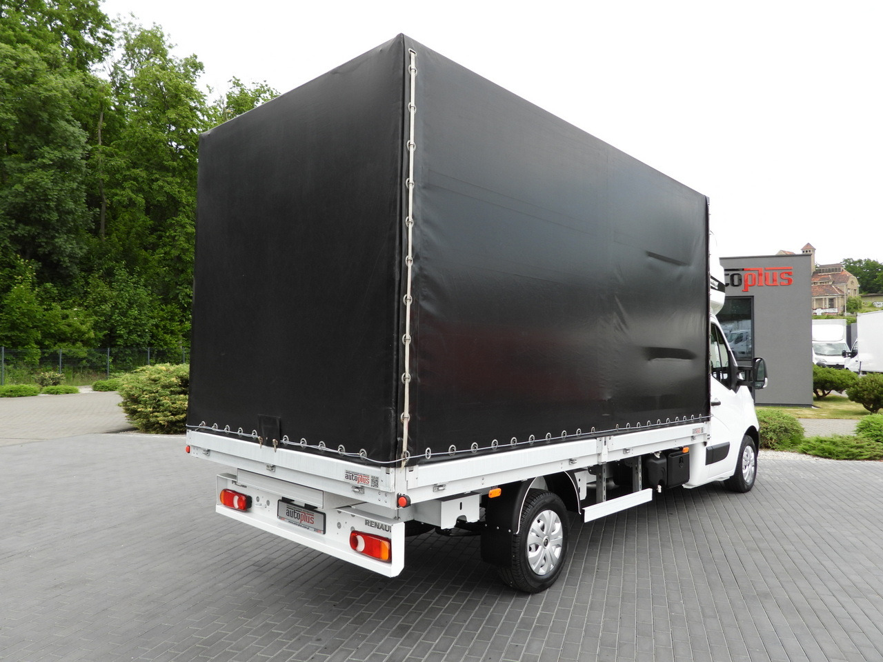 RENAULT MASTER TARPAULIN 8 PALLETS WEBASTO CRUISE CONTROL PNEUMATICS AIR CONDITIONING 170HP - Curtain side van: picture 3 RENAULT MASTER TARPAULIN 8 PALLETS WEBASTO CRUISE CONTROL PNEUMATICS AIR CONDITIONING 170HP - Curtain side van: picture 3