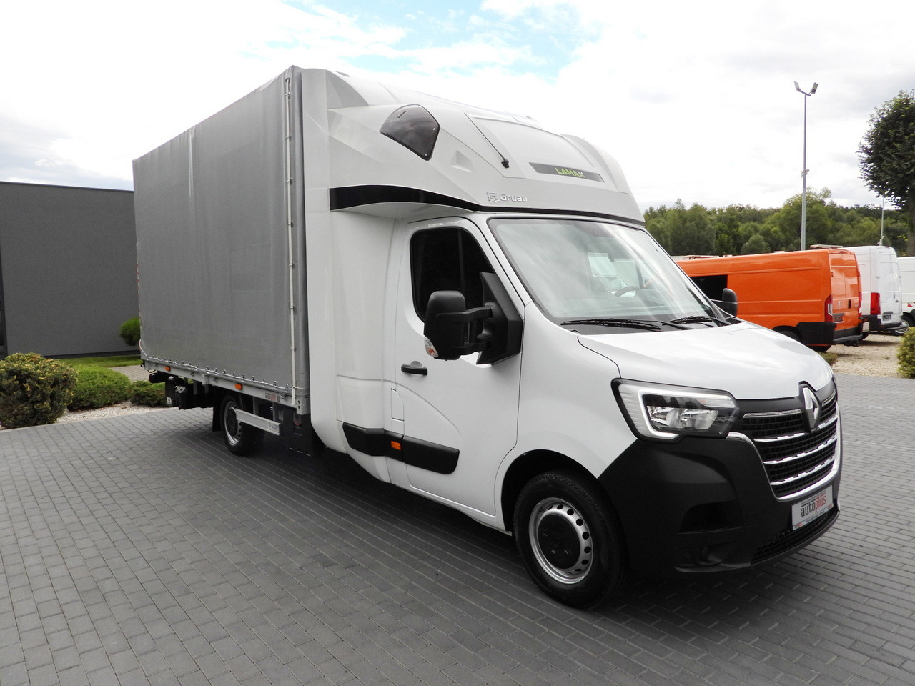 RENAULT MASTER TARPAULIN LIFT 10 PALLETS WEBASTO CRUISE CONTROL LED LIGHTS AIR CONDITIONING 165HP - Curtain side van: picture 4 RENAULT MASTER TARPAULIN LIFT 10 PALLETS WEBASTO CRUISE CONTROL LED LIGHTS AIR CONDITIONING 165HP - Curtain side van: picture 4